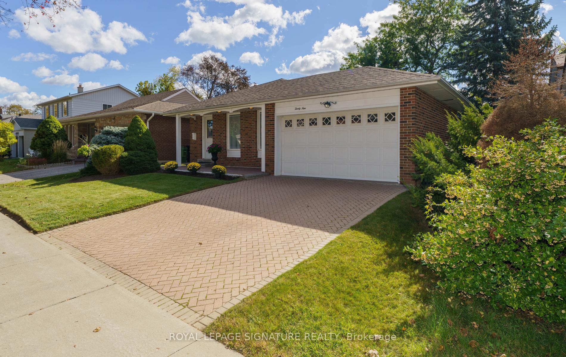 Photo 3 of 29 Fluellen Drive, Scarborough, L'Amoreaux — HOMEH