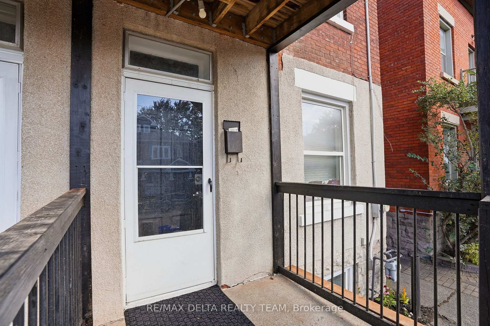 Photo 2 of 181 Goulburn Avenue, Ottawa, Sandy Hill — HOMEH