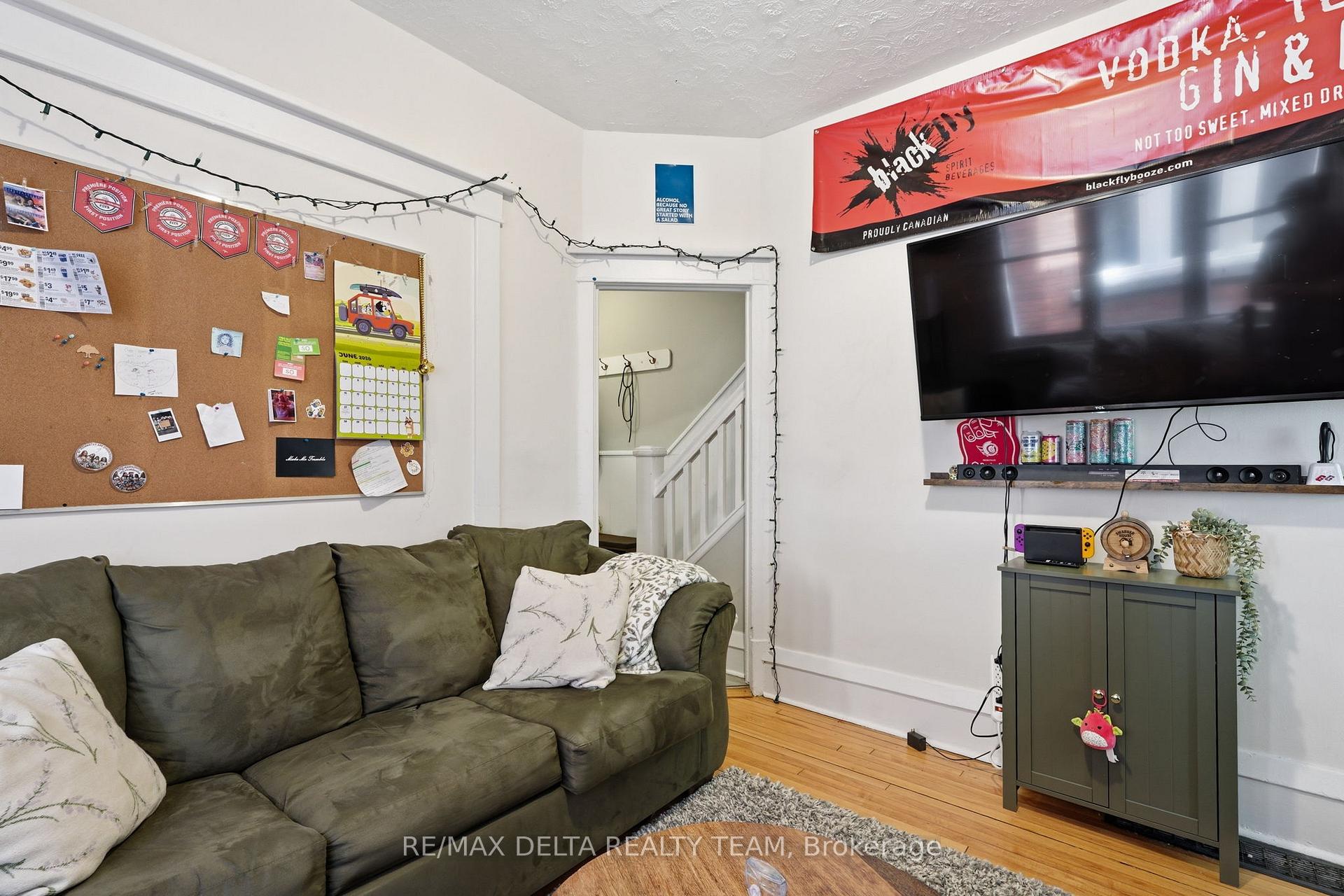 Photo 9 of 181 Goulburn Avenue, Ottawa, Sandy Hill — HOMEH