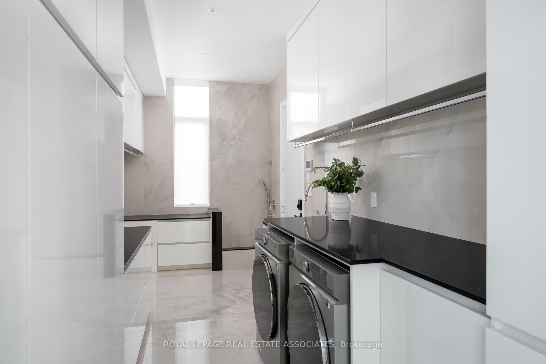 Photo 17 of 1589 Glenhill Crescent, Mississauga, Lorne Park — HOMEH