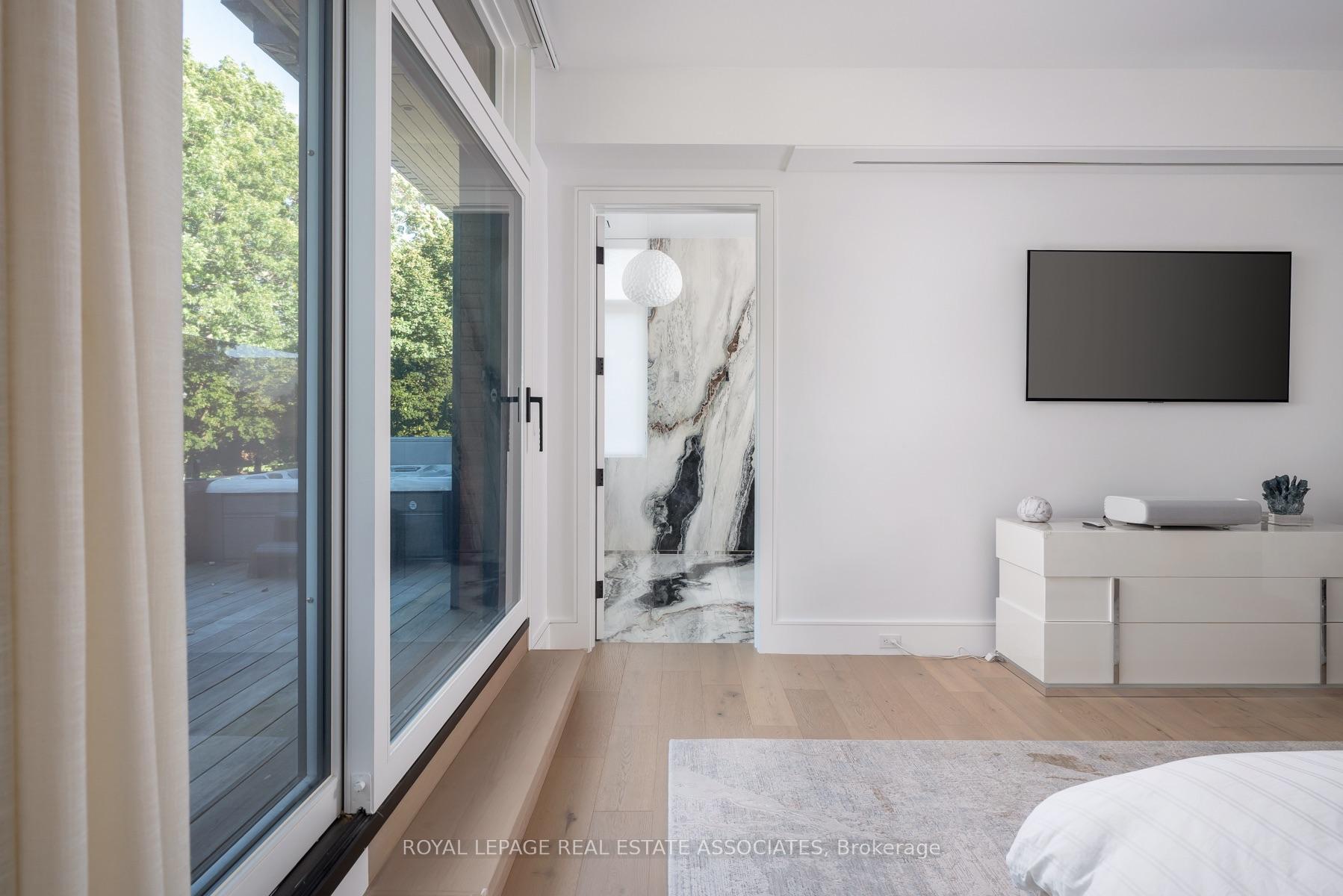 Photo 24 of 1589 Glenhill Crescent, Mississauga, Lorne Park — HOMEH