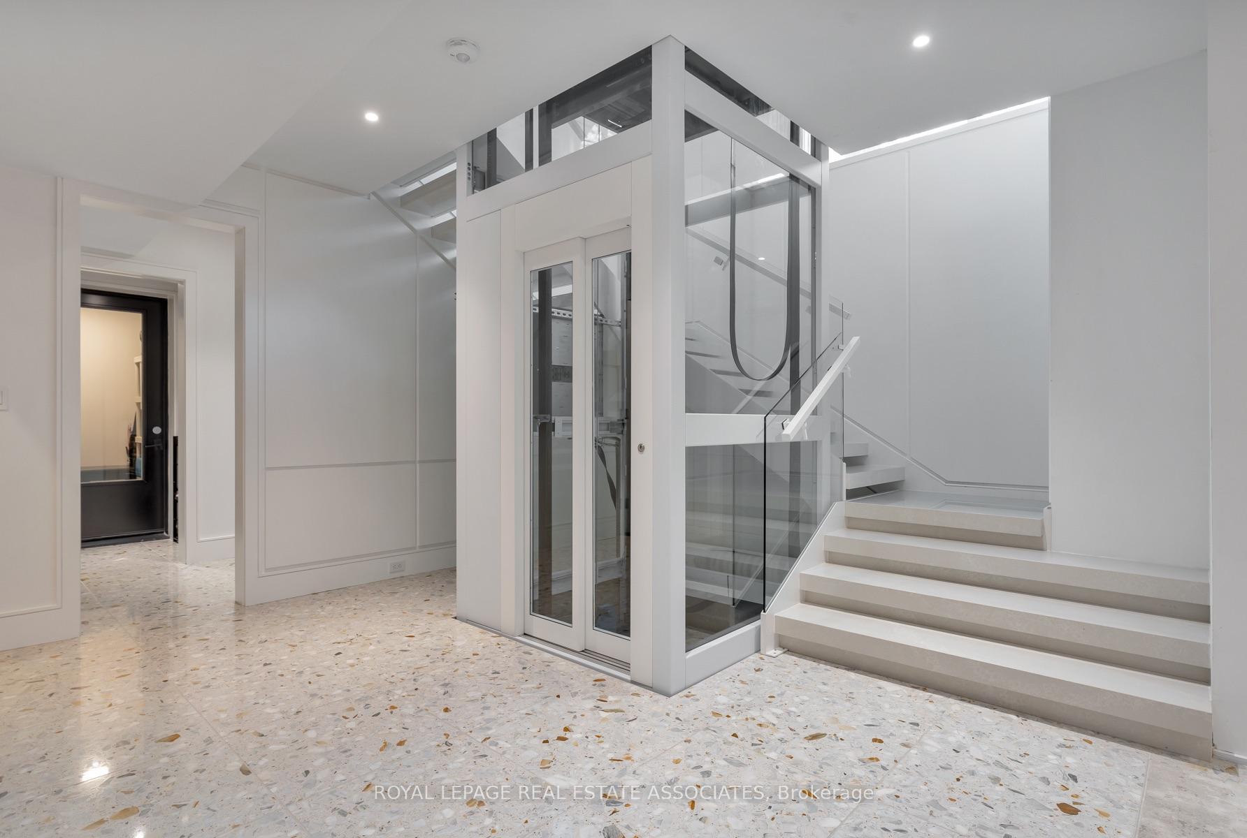 Photo 34 of 1589 Glenhill Crescent, Mississauga, Lorne Park — HOMEH