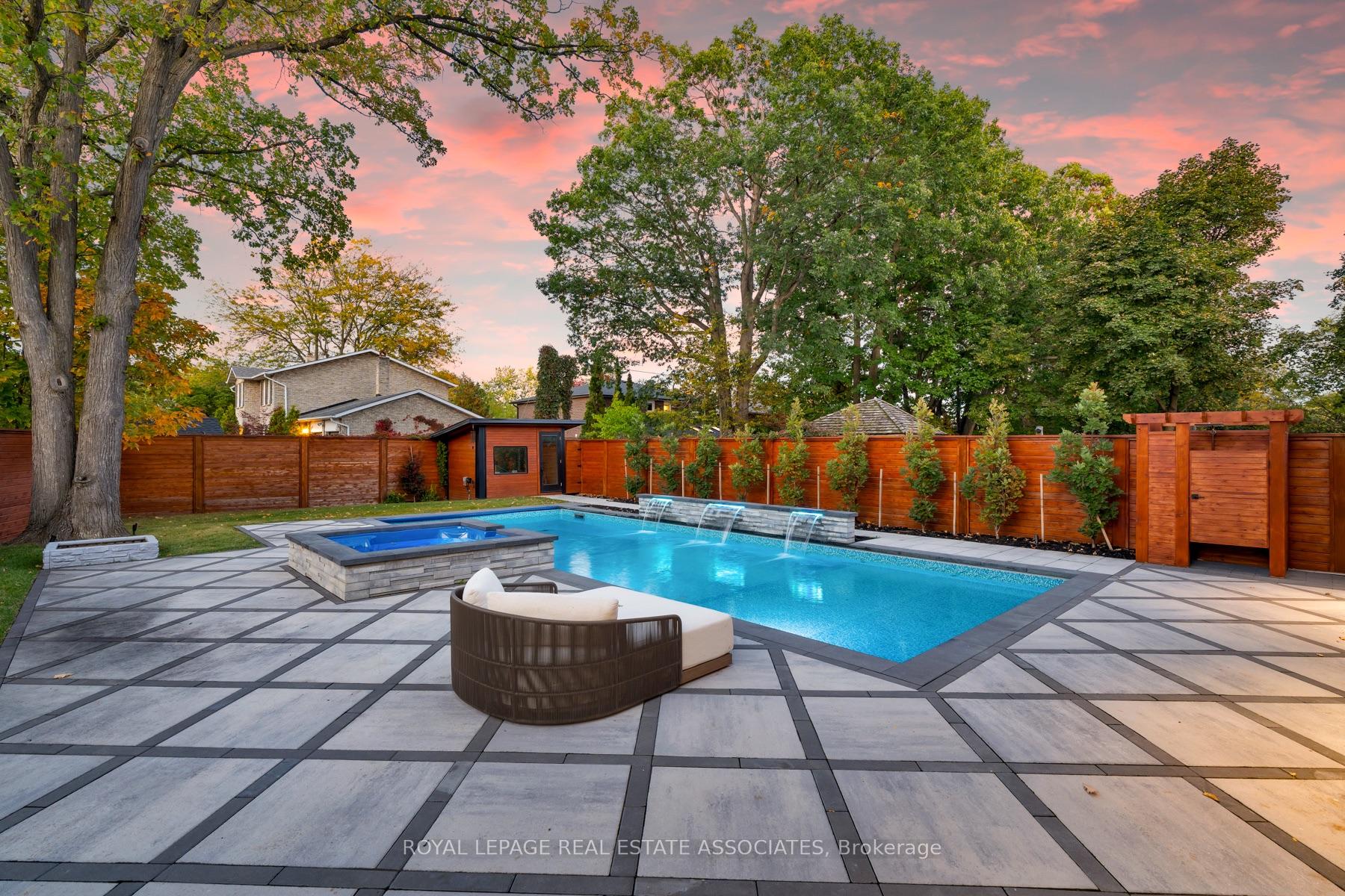 Photo 44 of 1589 Glenhill Crescent, Mississauga, Lorne Park — HOMEH