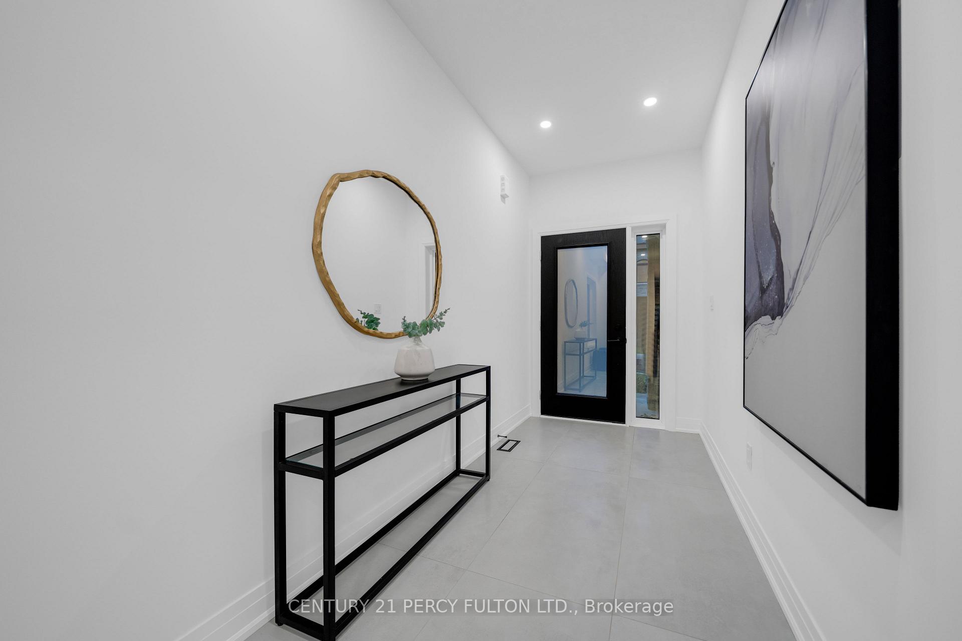 Photo 4 of Unit 6, 6635 Clock Court, Mississauga, Meadowvale — HOMEH