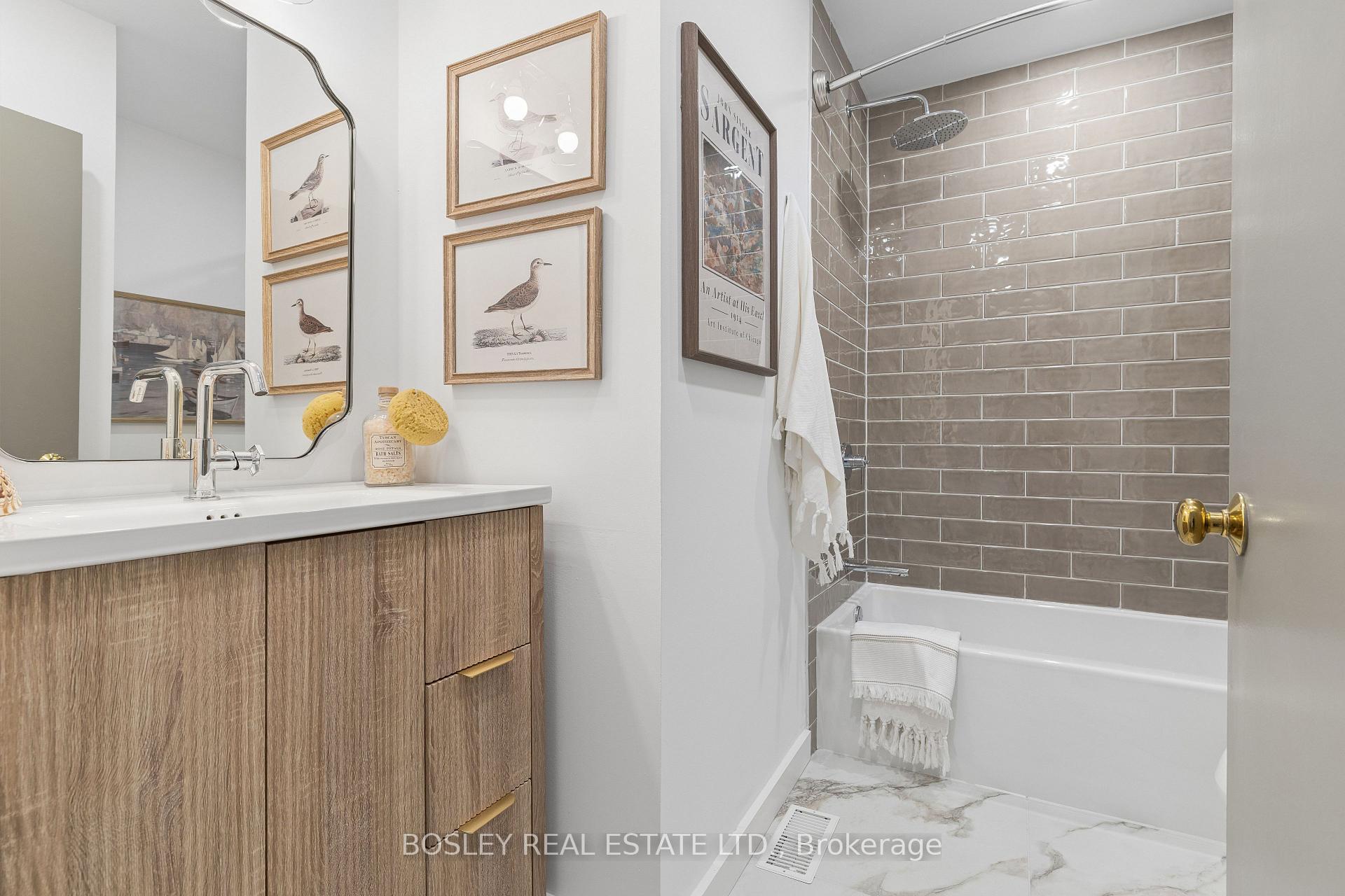 Photo 16 of 37 Hillsview Avenue, Toronto, High Park North — HOMEH