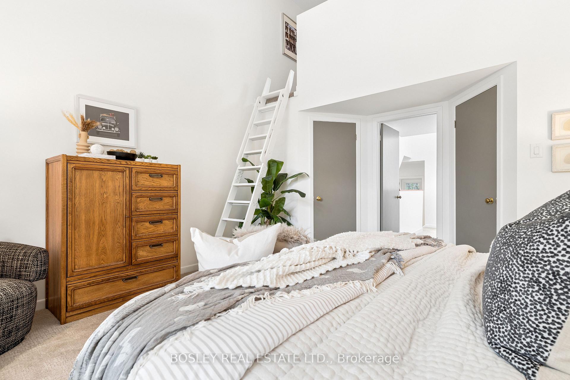 Photo 19 of 37 Hillsview Avenue, Toronto, High Park North — HOMEH