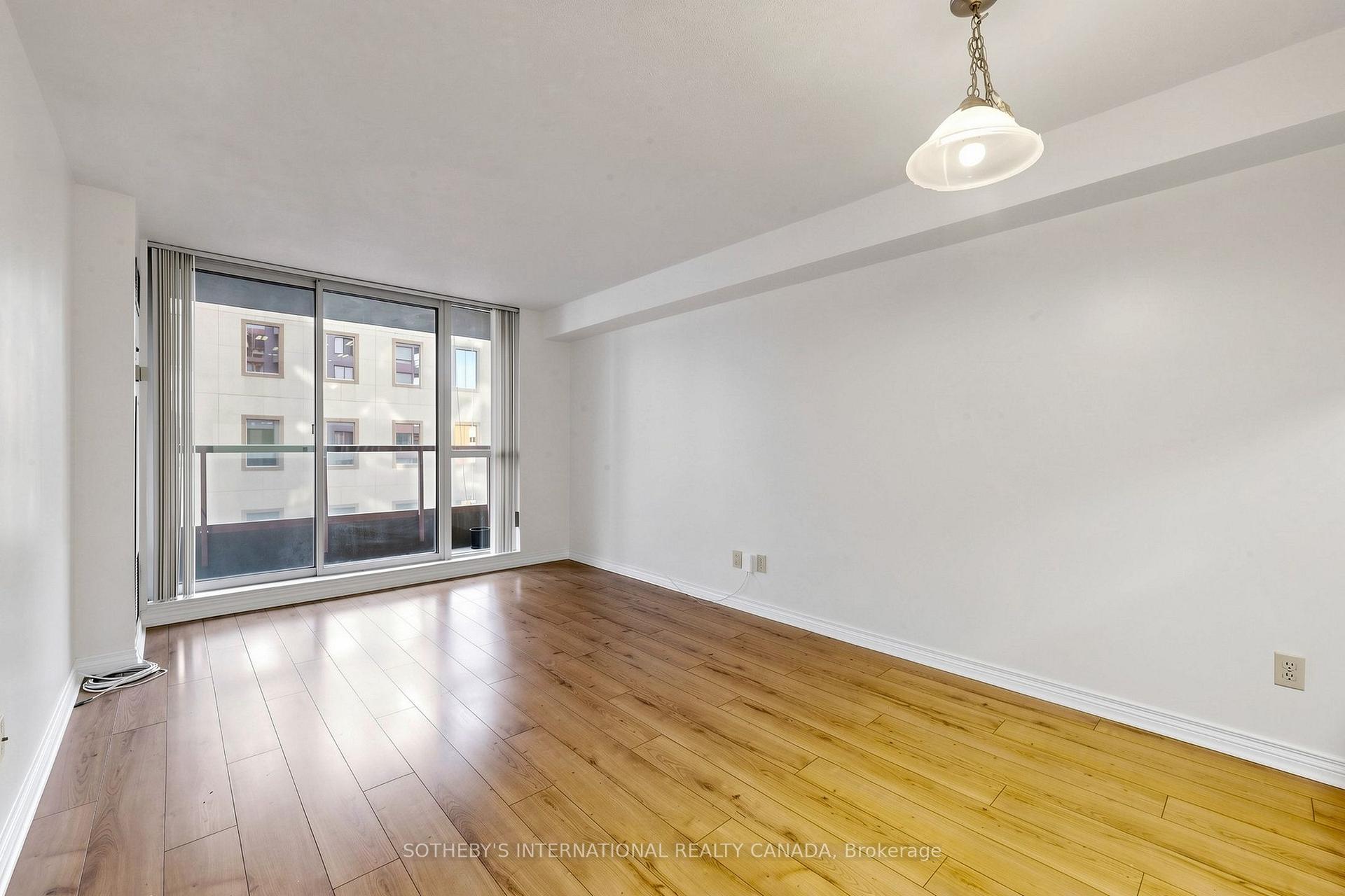 Photo 3 of Unit 502, 736 Bay Street, Toronto, Bay Street Corridor — HOMEH