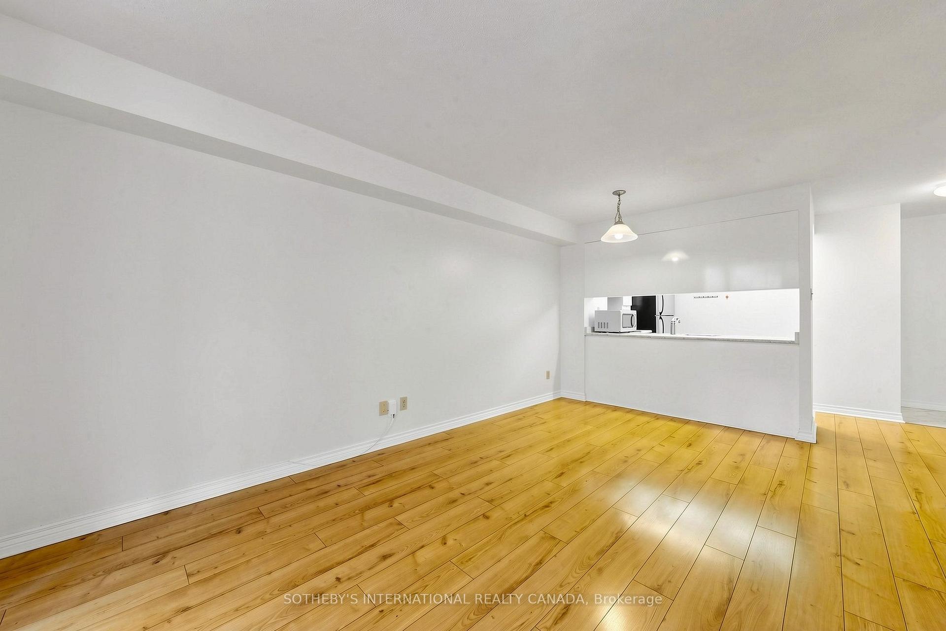 Photo 7 of Unit 502, 736 Bay Street, Toronto, Bay Street Corridor — HOMEH
