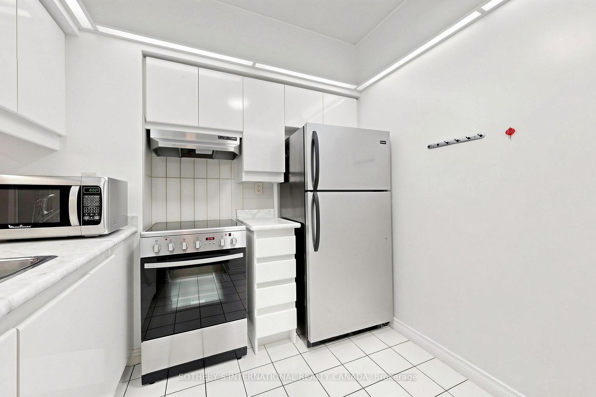 Photo 9 of Unit 502, 736 Bay Street, Toronto, Bay Street Corridor — HOMEH