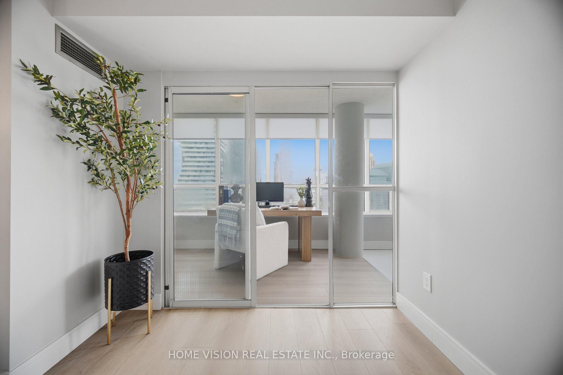 Photo 11 of Unit 1407, 400 Webb Drive S, Mississauga, City Centre — HOMEH