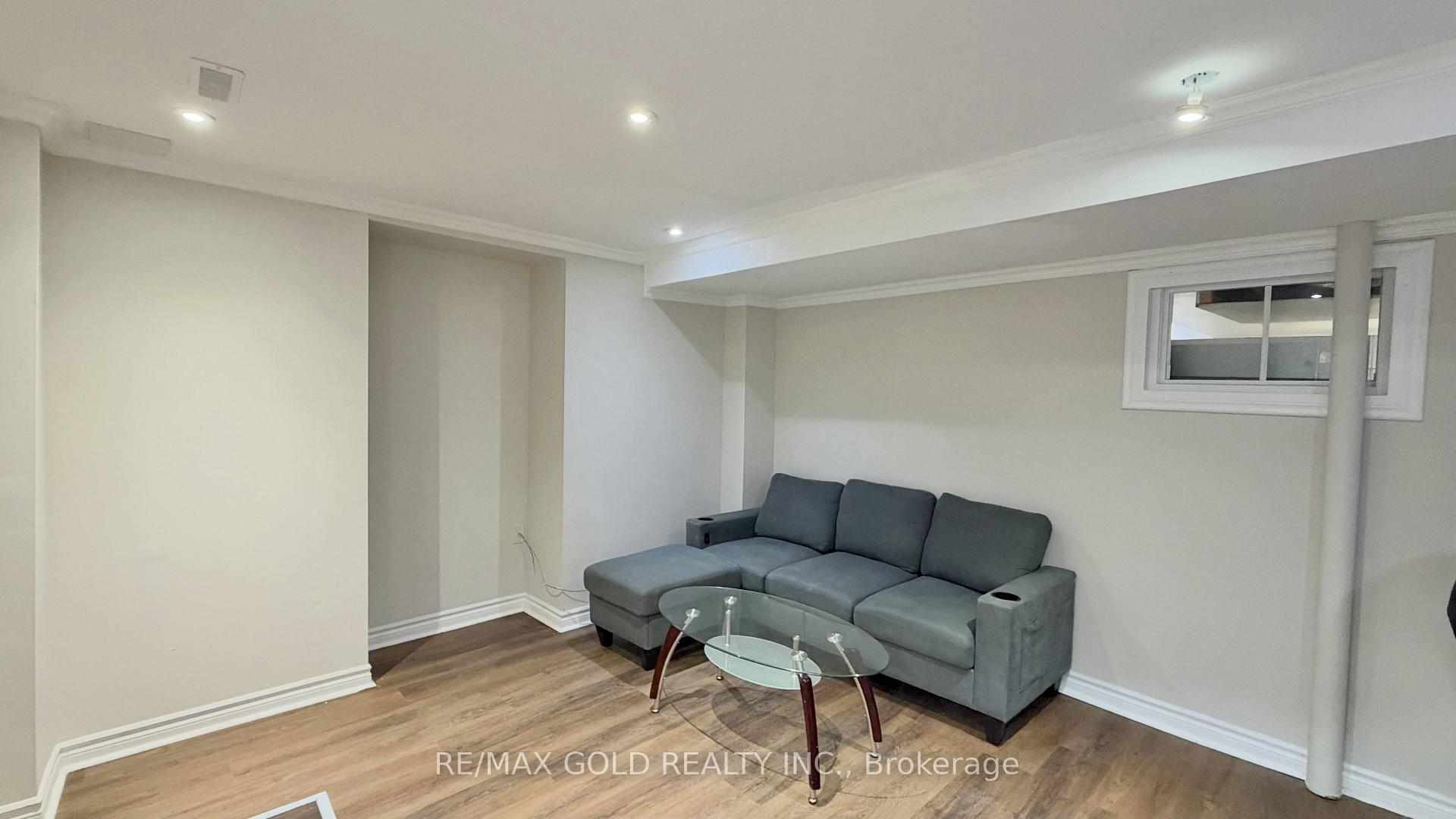 Photo 4 of 244 Brisdale Drive, Brampton, Fletcher's Meadow — HOMEH