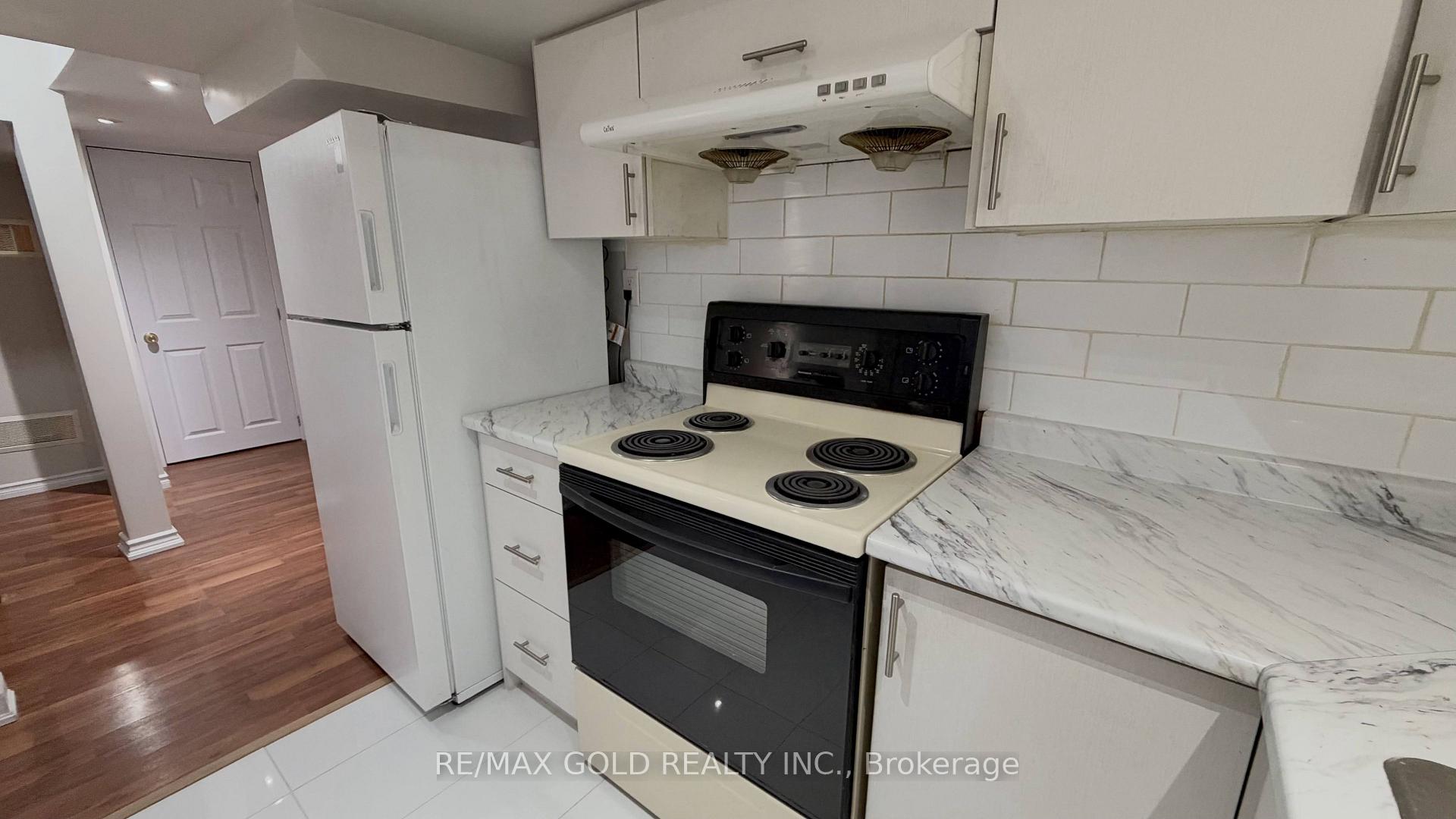 Photo 9 of 244 Brisdale Drive, Brampton, Fletcher's Meadow — HOMEH