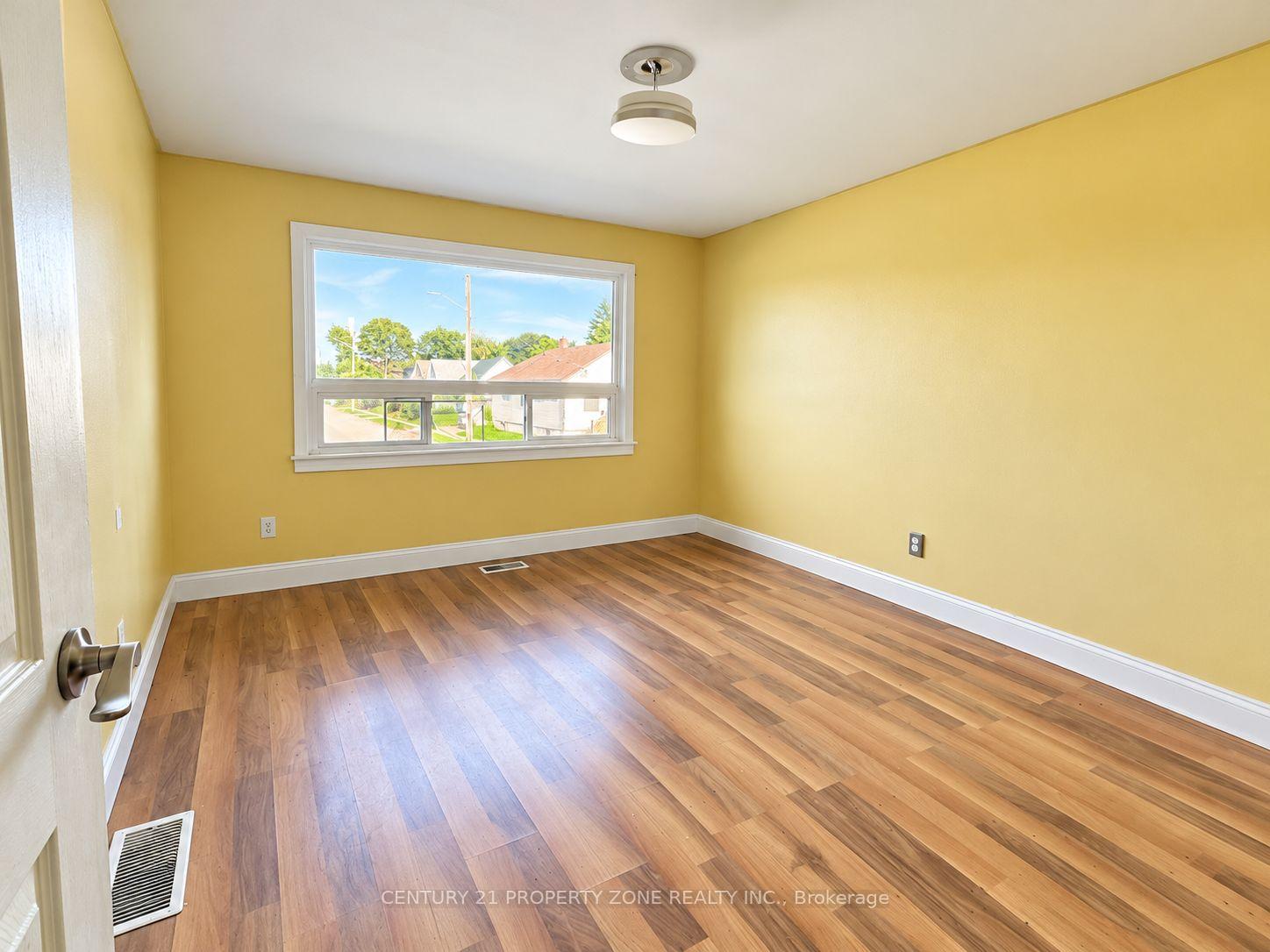 Photo 4 of 444 Drew Street, Oshawa, Central — HOMEH
