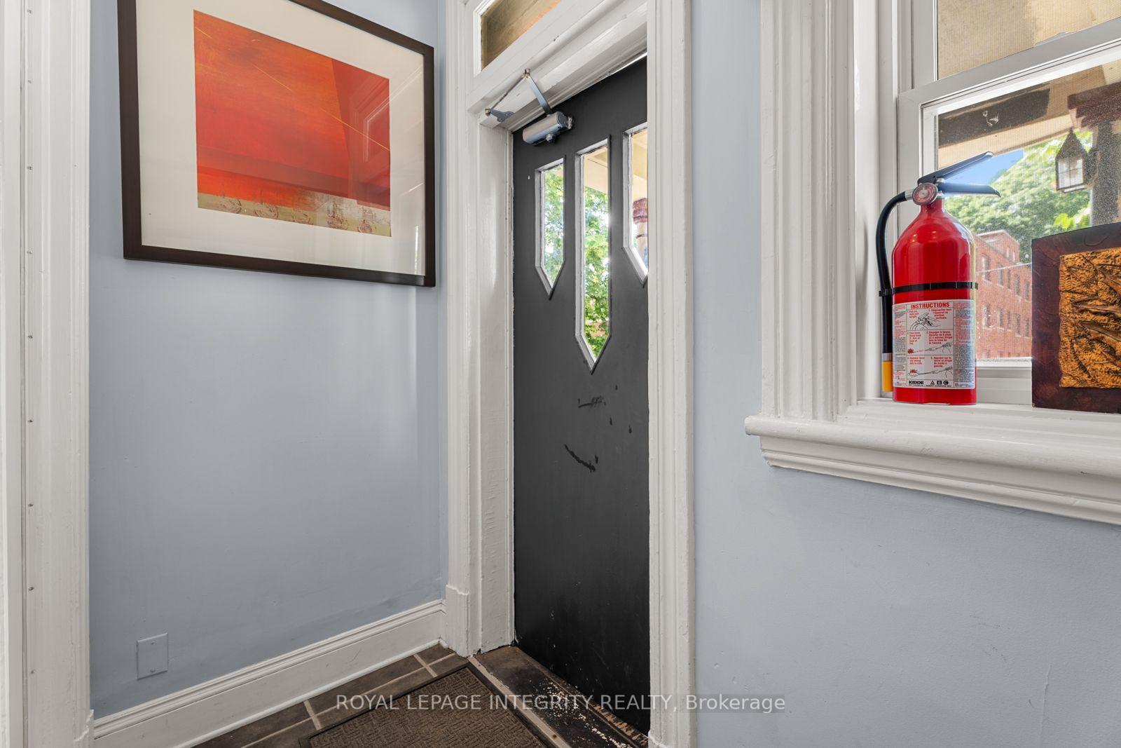 Photo 4 of Unit 1, 339 Chapel Street, Ottawa, Sandy Hill — HOMEH