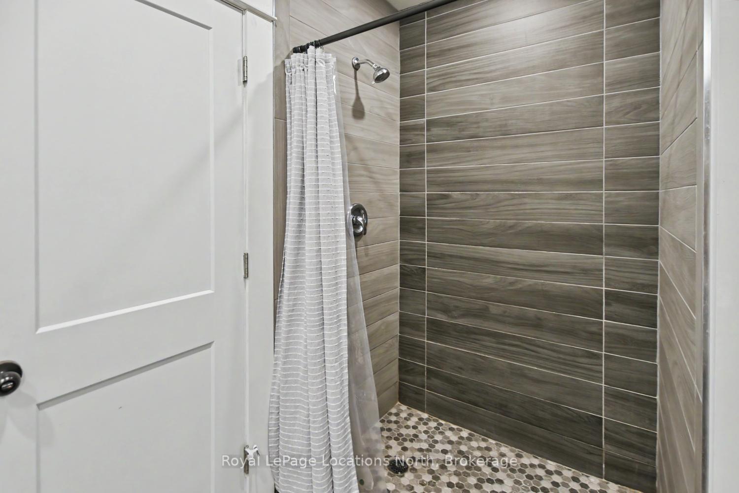 Photo 16 of 135 Marshall Street E, Meaford — HOMEH