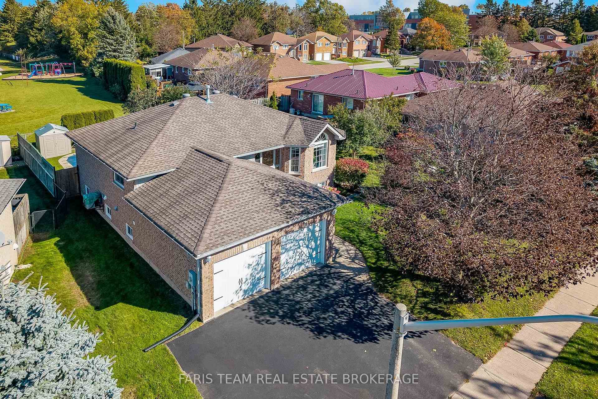 Photo 2 of 59 Carter Crescent, Orillia — HOMEH