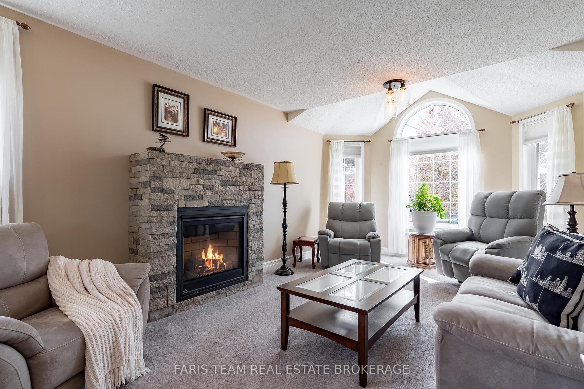 Photo 8 of 59 Carter Crescent, Orillia — HOMEH