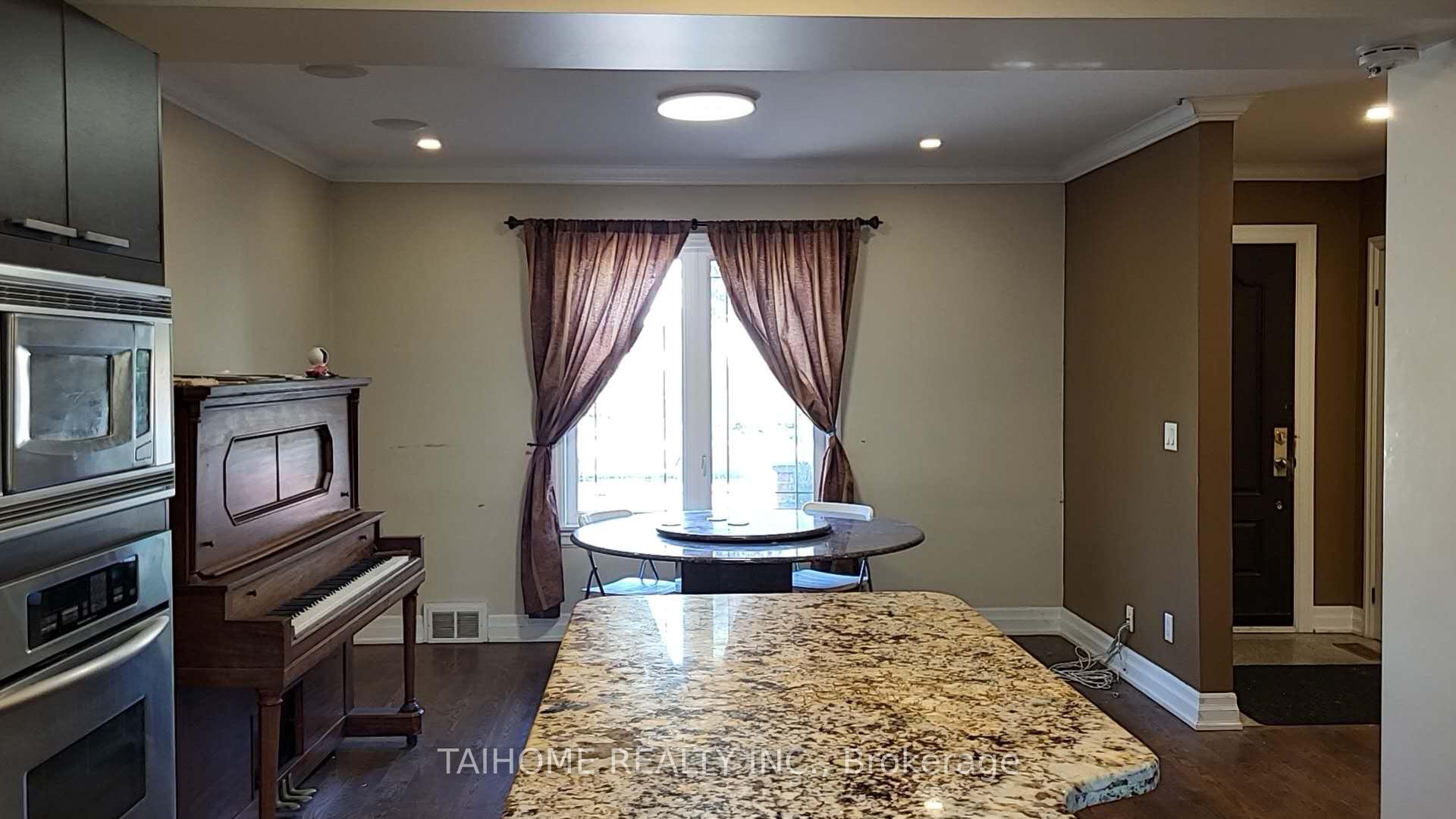 Photo 9 of 6 Vonda Avenue, North York, Willowdale East — HOMEH
