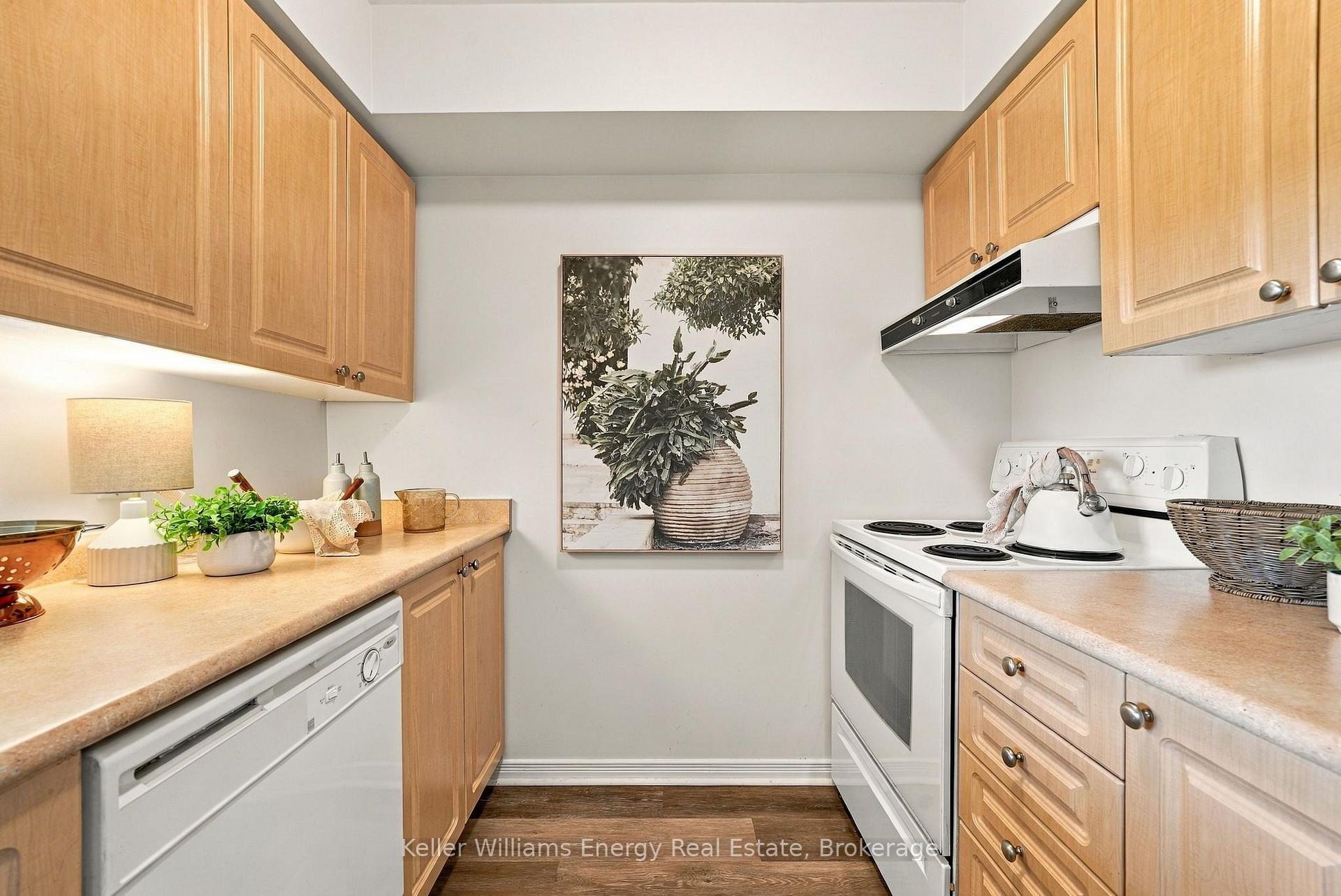Photo 8 of Unit 705, 1200 The Esplanade N, Pickering, Town Centre — HOMEH
