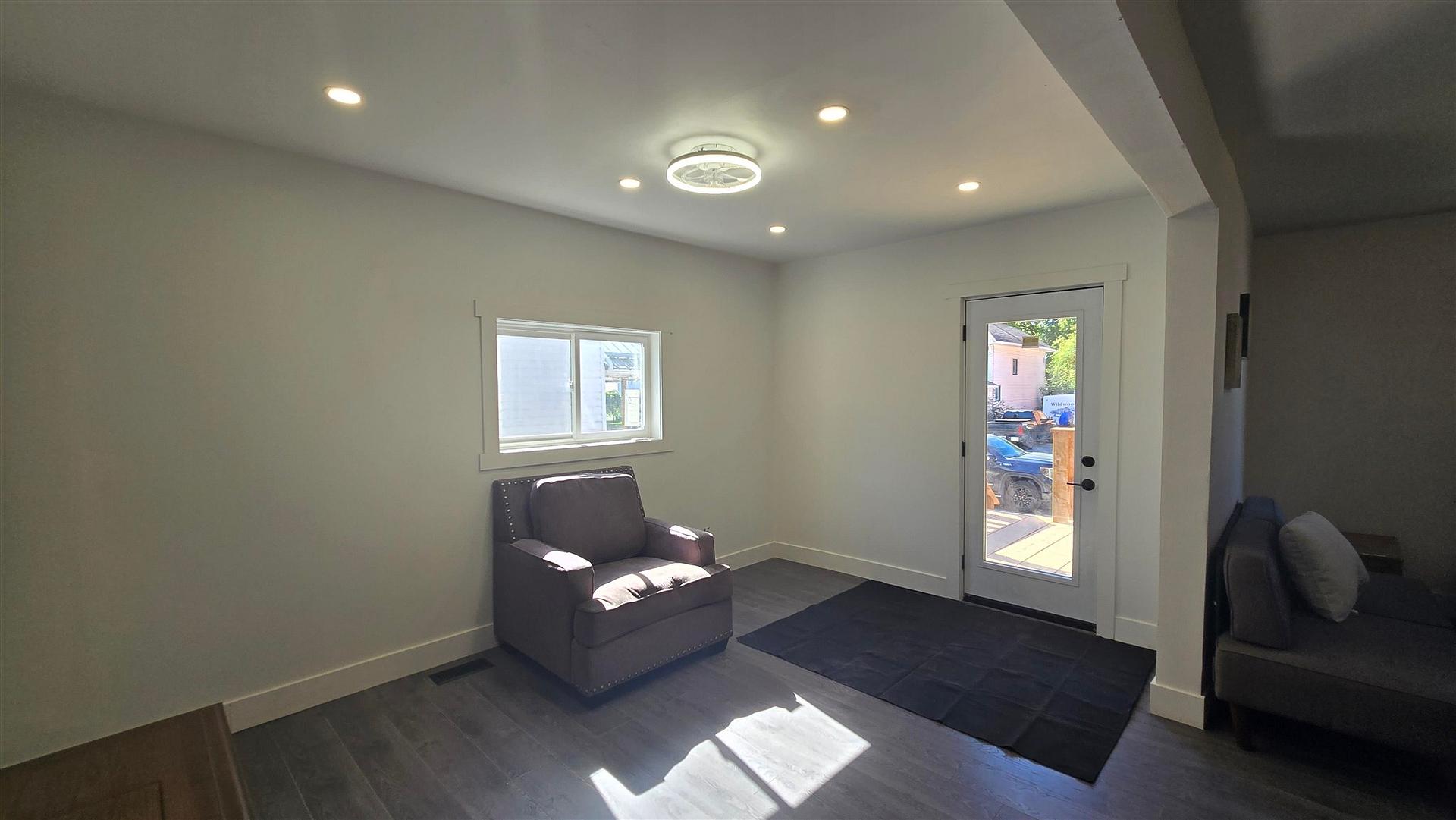 Photo 6 of 404 John Street, Sault Ste Marie, Ward 4 — HOMEH
