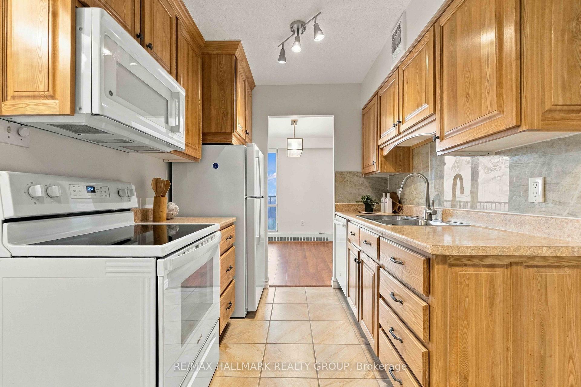 Photo 16 of Unit 1007, 2400 Virginia Drive, Ottawa, Guildwood Estates - Urbandale Acres — HOMEH