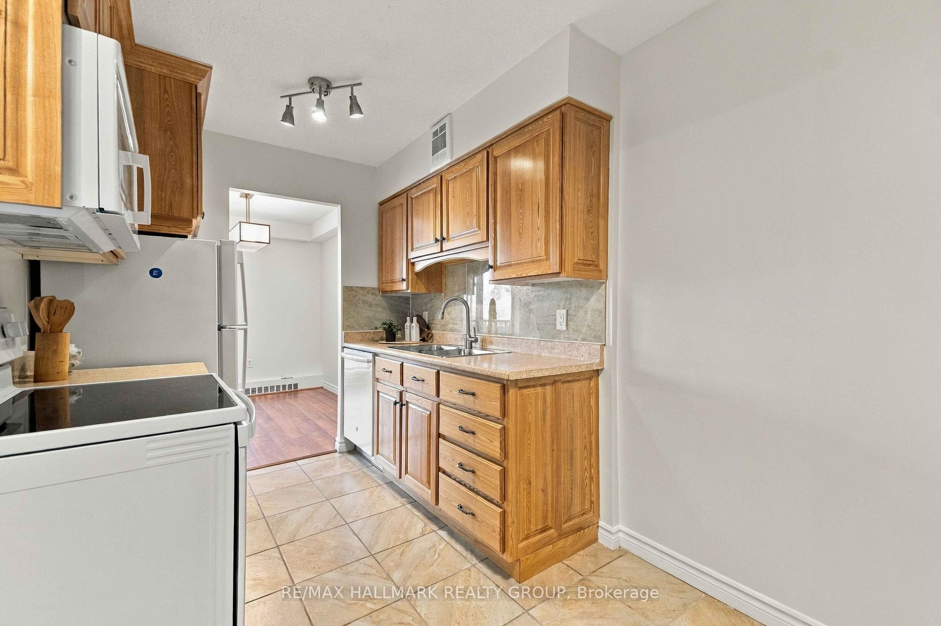 Photo 17 of Unit 1007, 2400 Virginia Drive, Ottawa, Guildwood Estates - Urbandale Acres — HOMEH