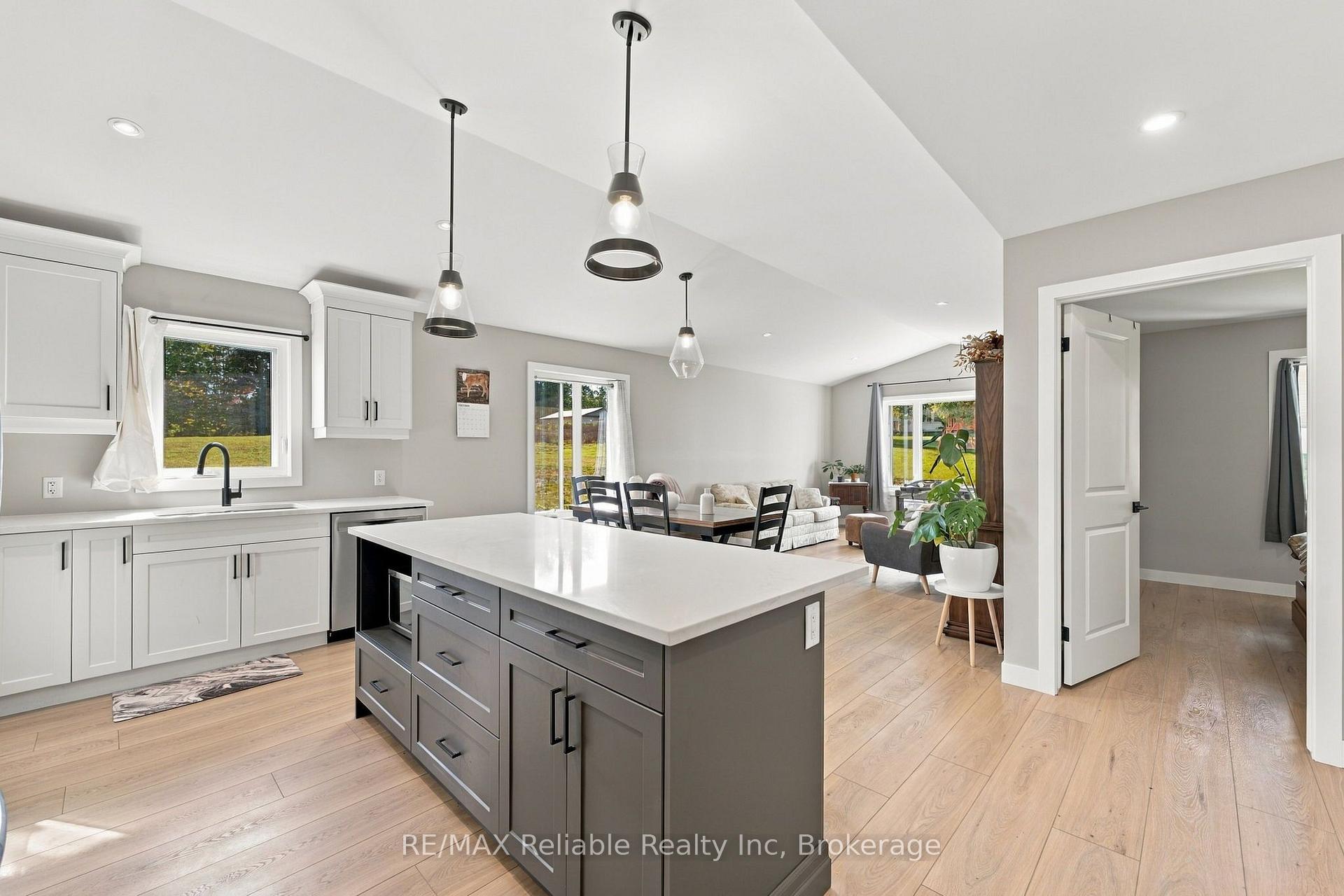 Photo 9 of 236 Beech Street, Central Huron, Clinton — HOMEH