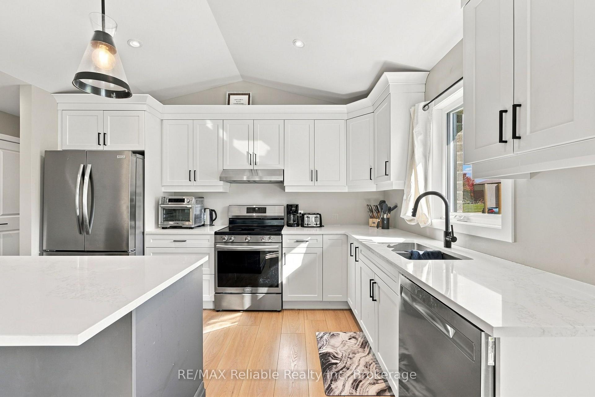 Photo 12 of 236 Beech Street, Central Huron, Clinton — HOMEH