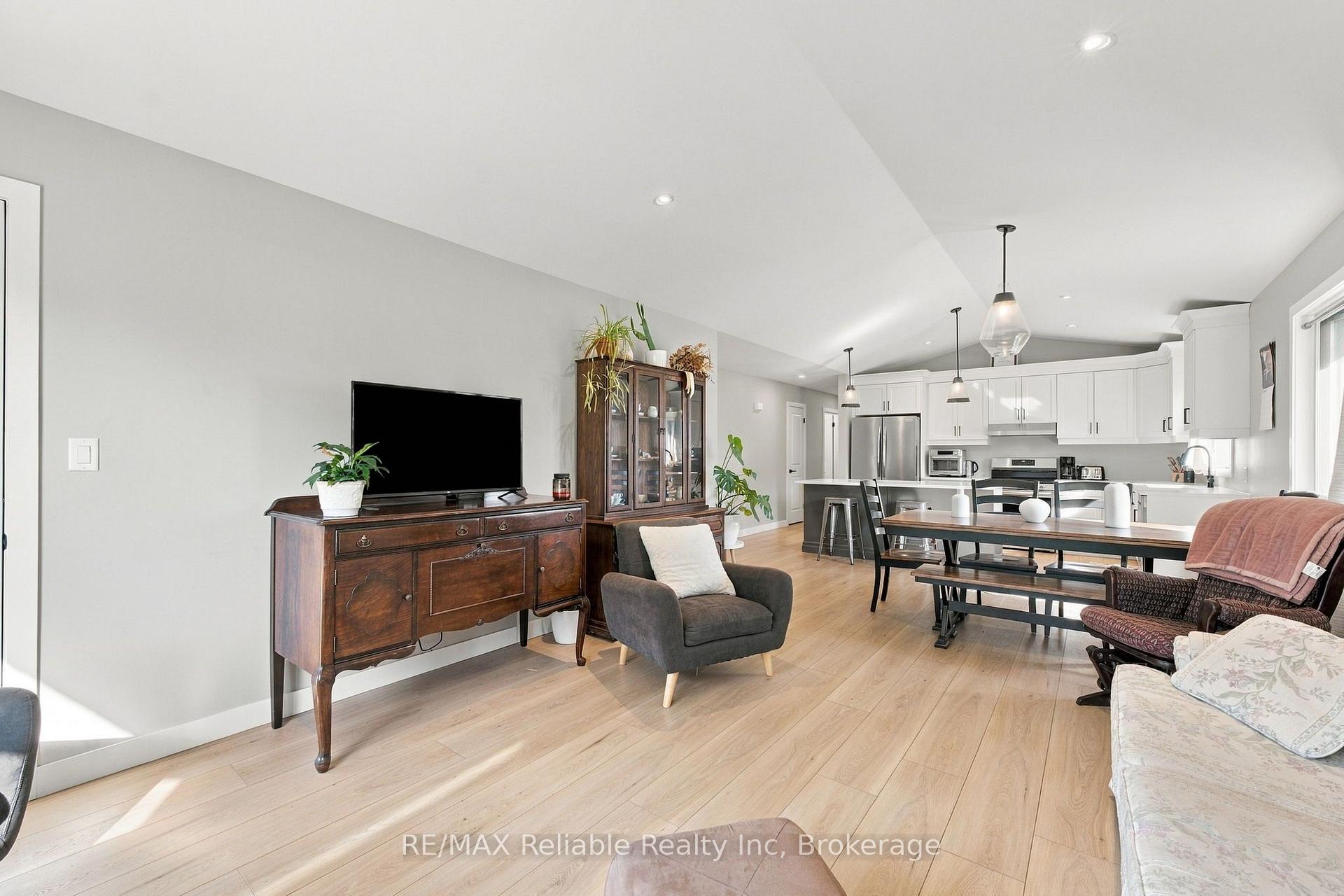 Photo 20 of 236 Beech Street, Central Huron, Clinton — HOMEH
