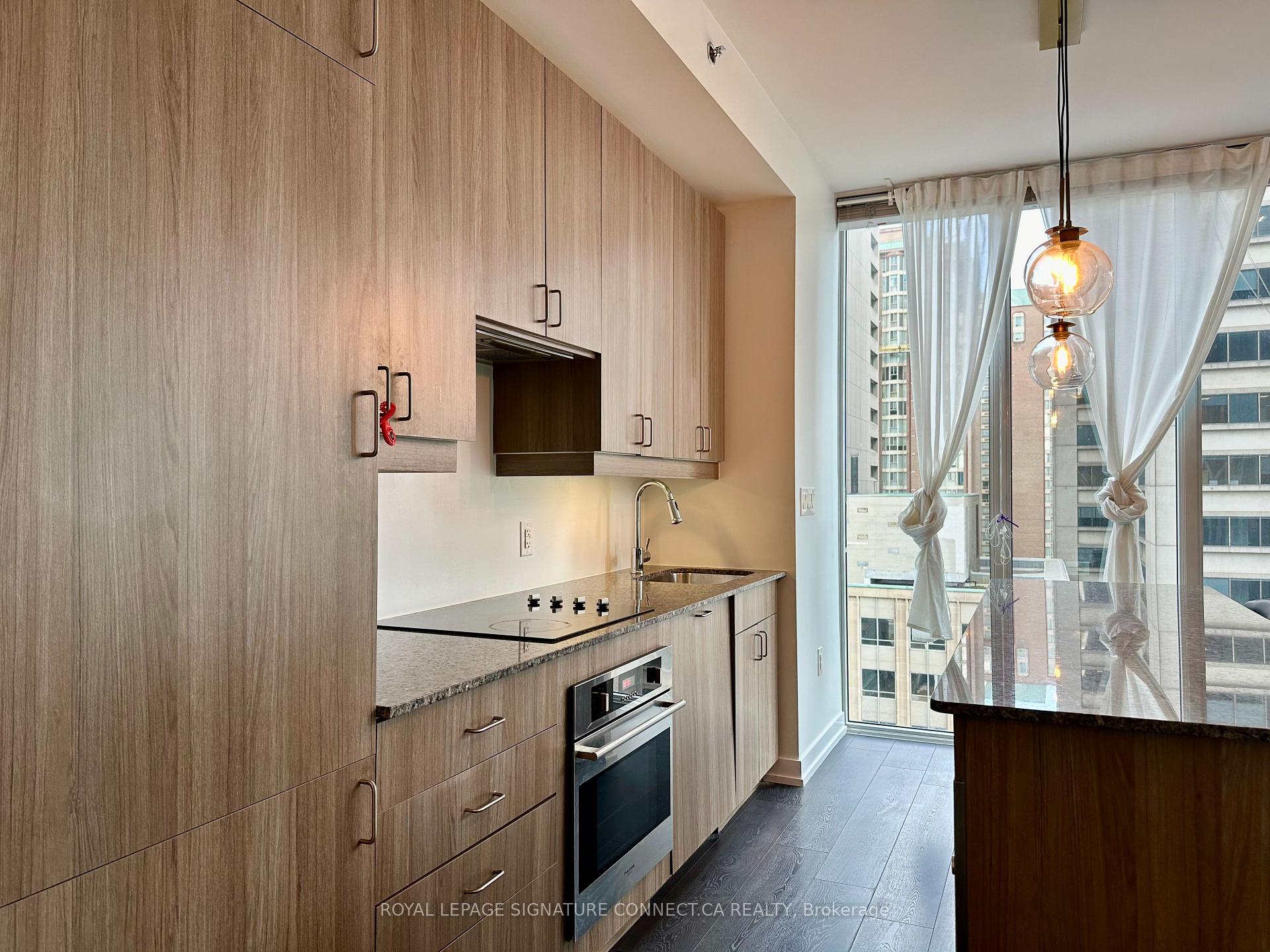 Photo 6 of Unit 1108, 426 University Avenue, Toronto, Kensington-Chinatown — HOMEH