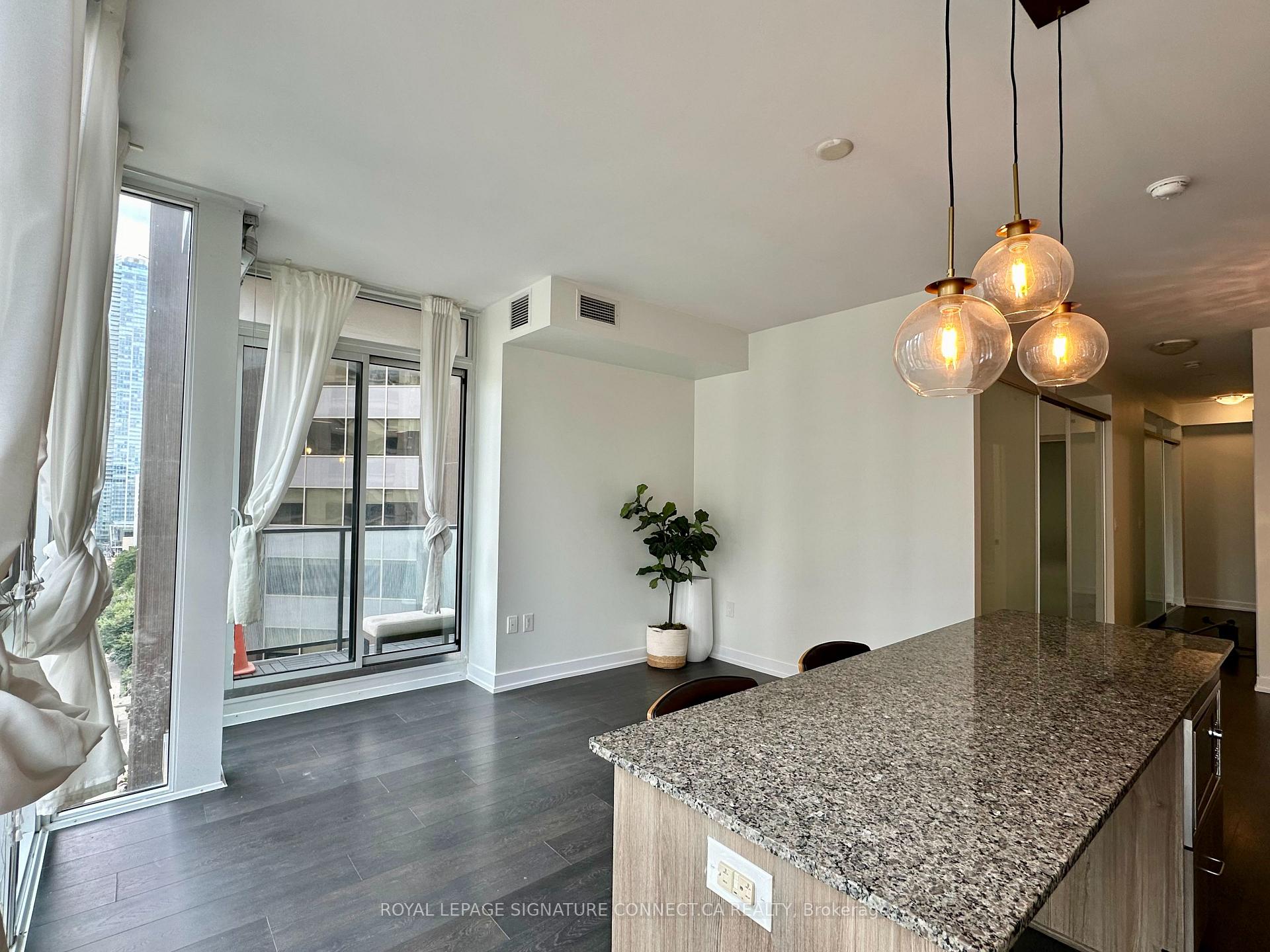 Photo 10 of Unit 1108, 426 University Avenue, Toronto, Kensington-Chinatown — HOMEH