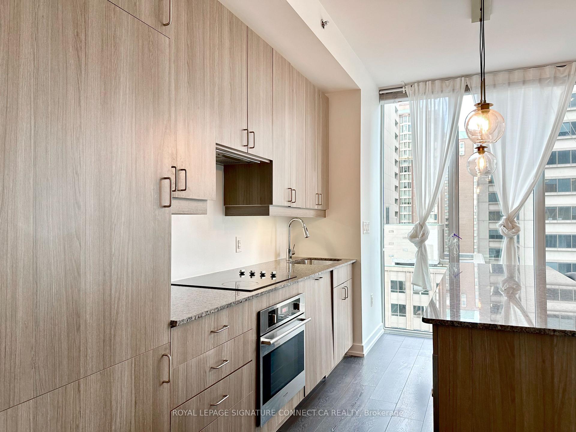 Photo 9 of Unit 1108, 426 University Avenue, Toronto, Kensington-Chinatown — HOMEH