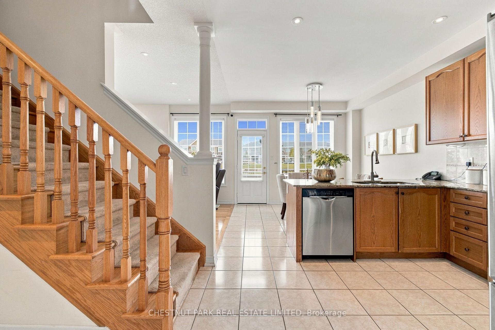 Photo 8 of 57 James Joyce Drive, Markham, Victoria Manor-Jennings Gate — HOMEH