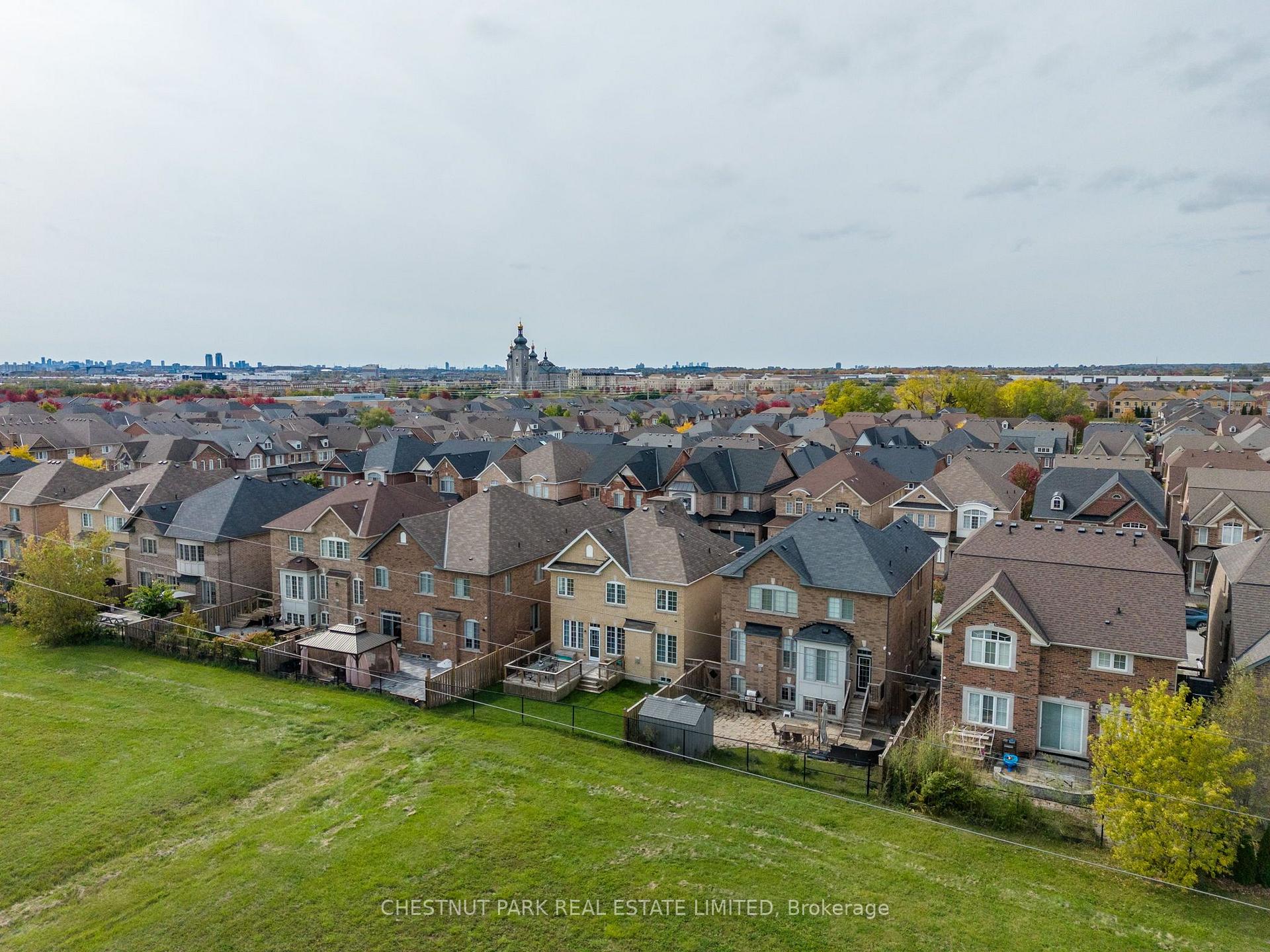 Photo 44 of 57 James Joyce Drive, Markham, Victoria Manor-Jennings Gate — HOMEH