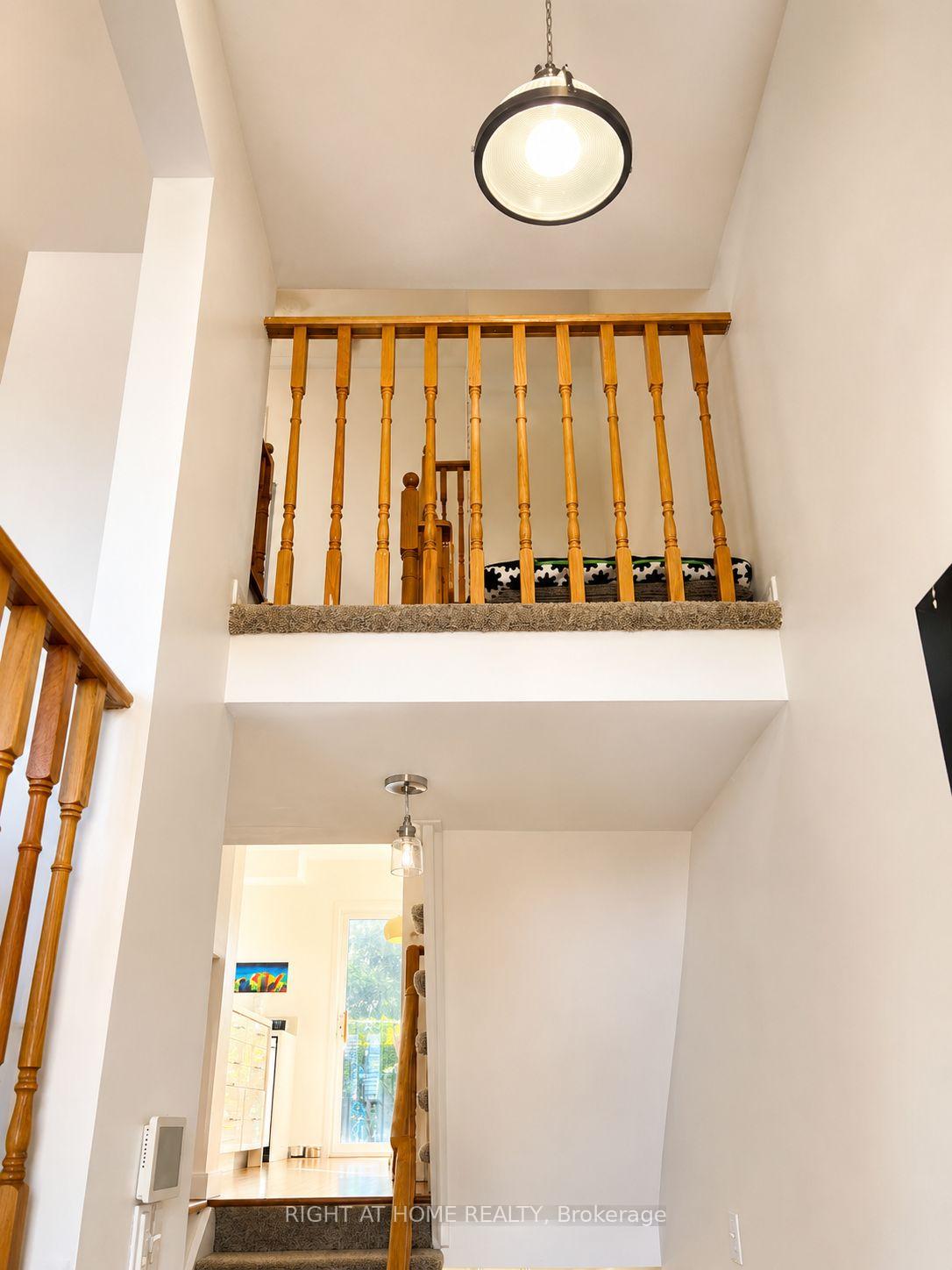 Photo 3 of 371 Fairgate Way, Oakville, Wedgewood Creek — HOMEH