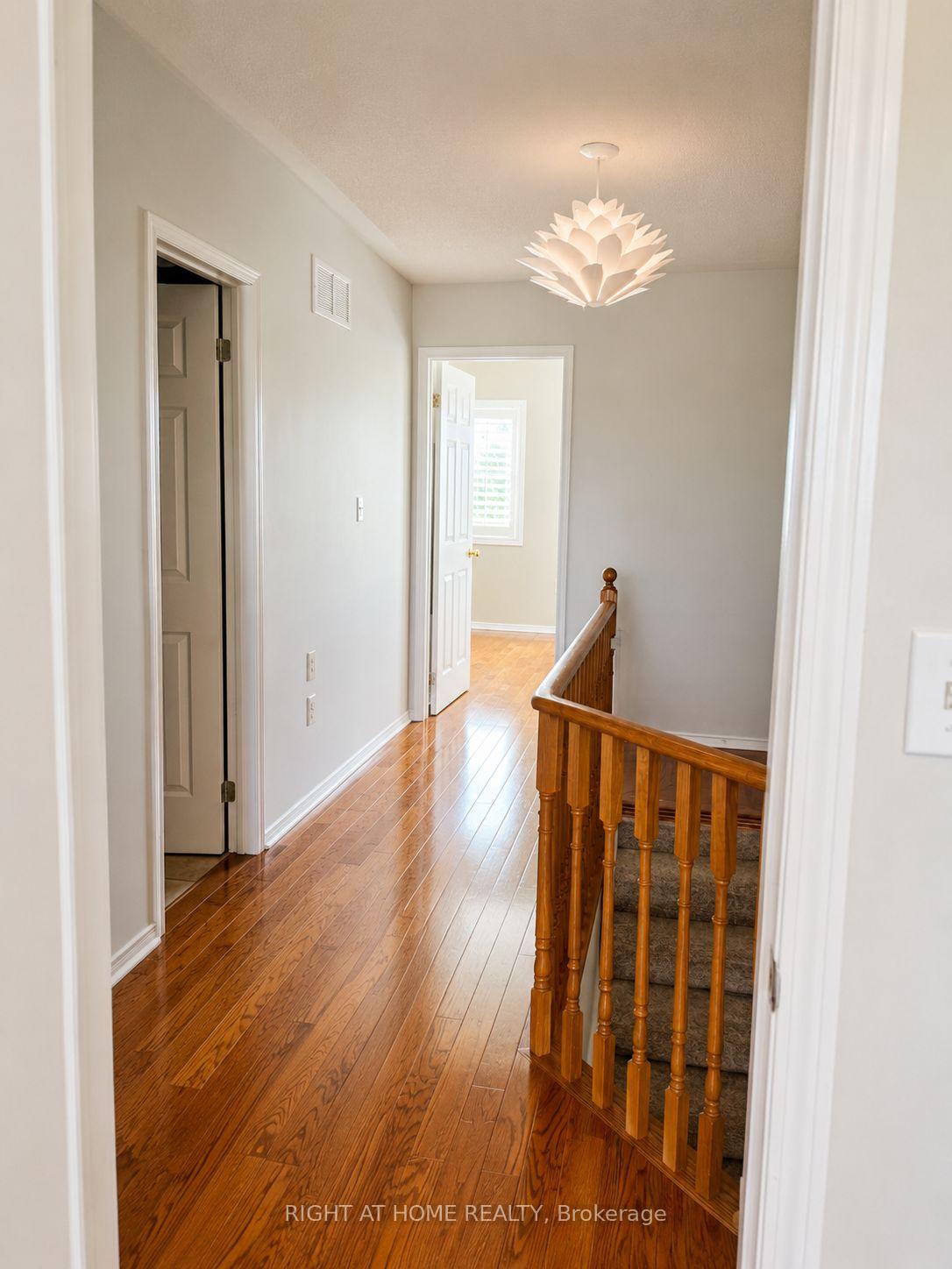 Photo 12 of 371 Fairgate Way, Oakville, Wedgewood Creek — HOMEH