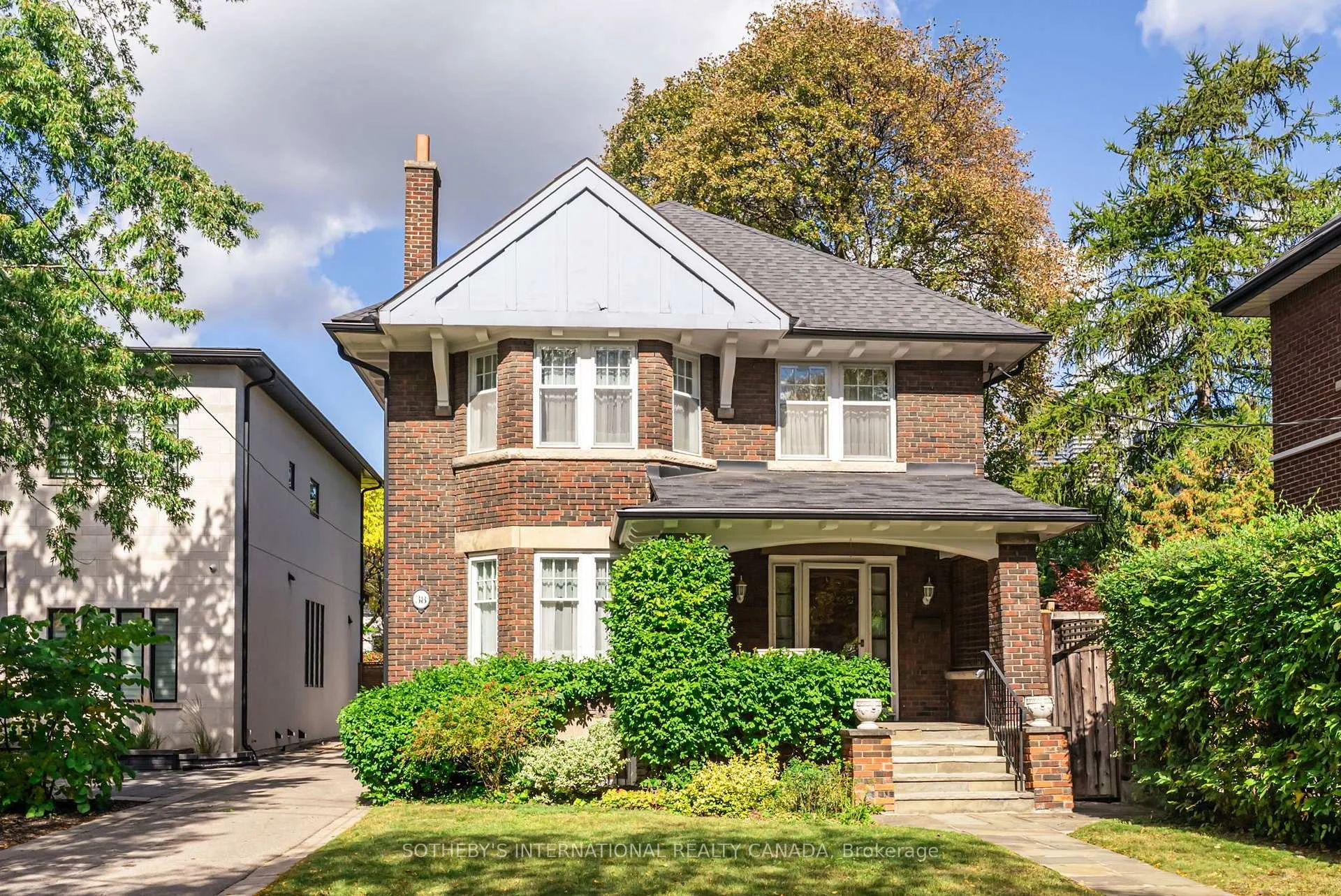 Photo 3 of 38 Chaplin Crescent, Toronto, Yonge-Eglinton — HOMEH