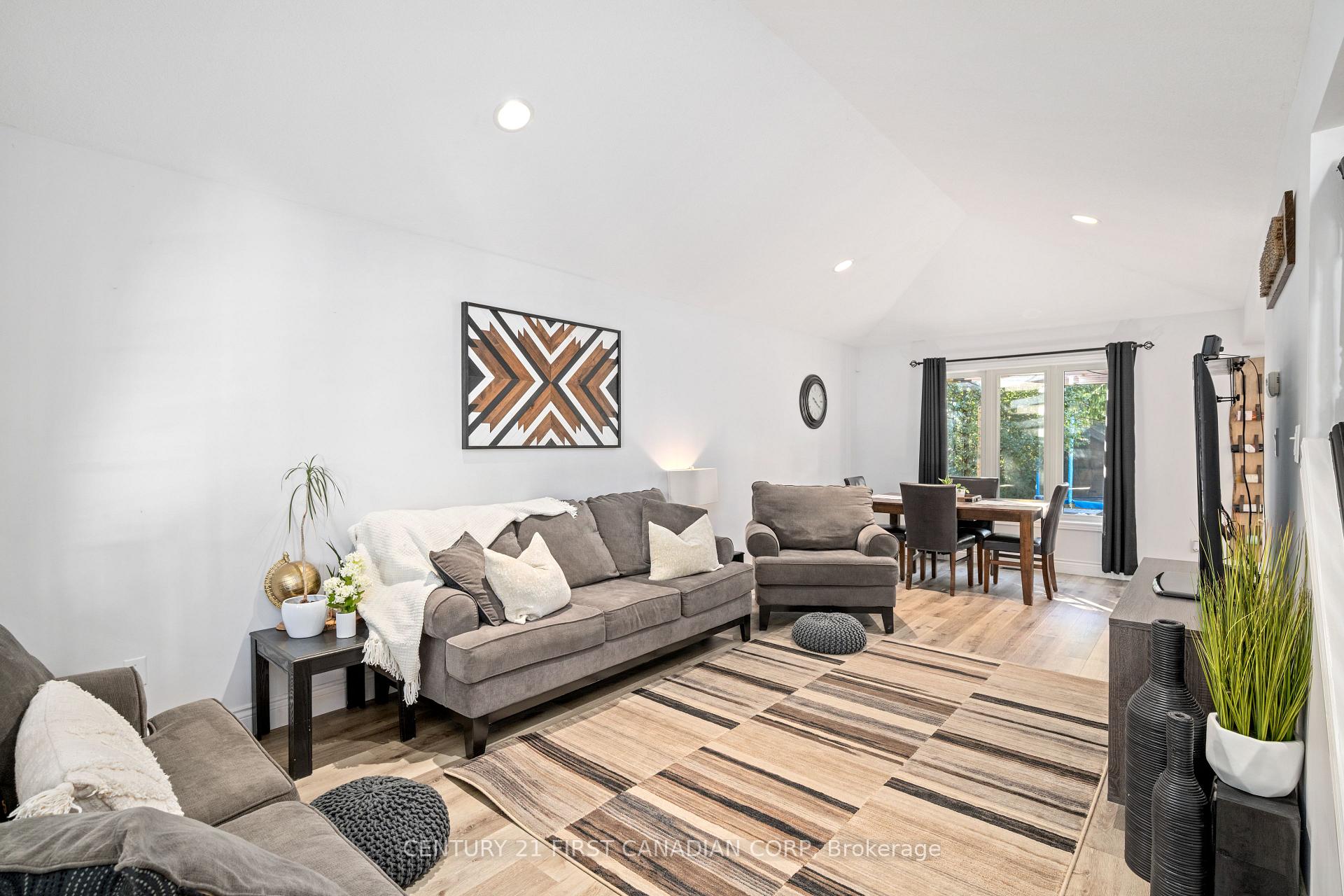 Photo 6 of 101 Duchess Avenue, Lucan Biddulph, Lucan — HOMEH