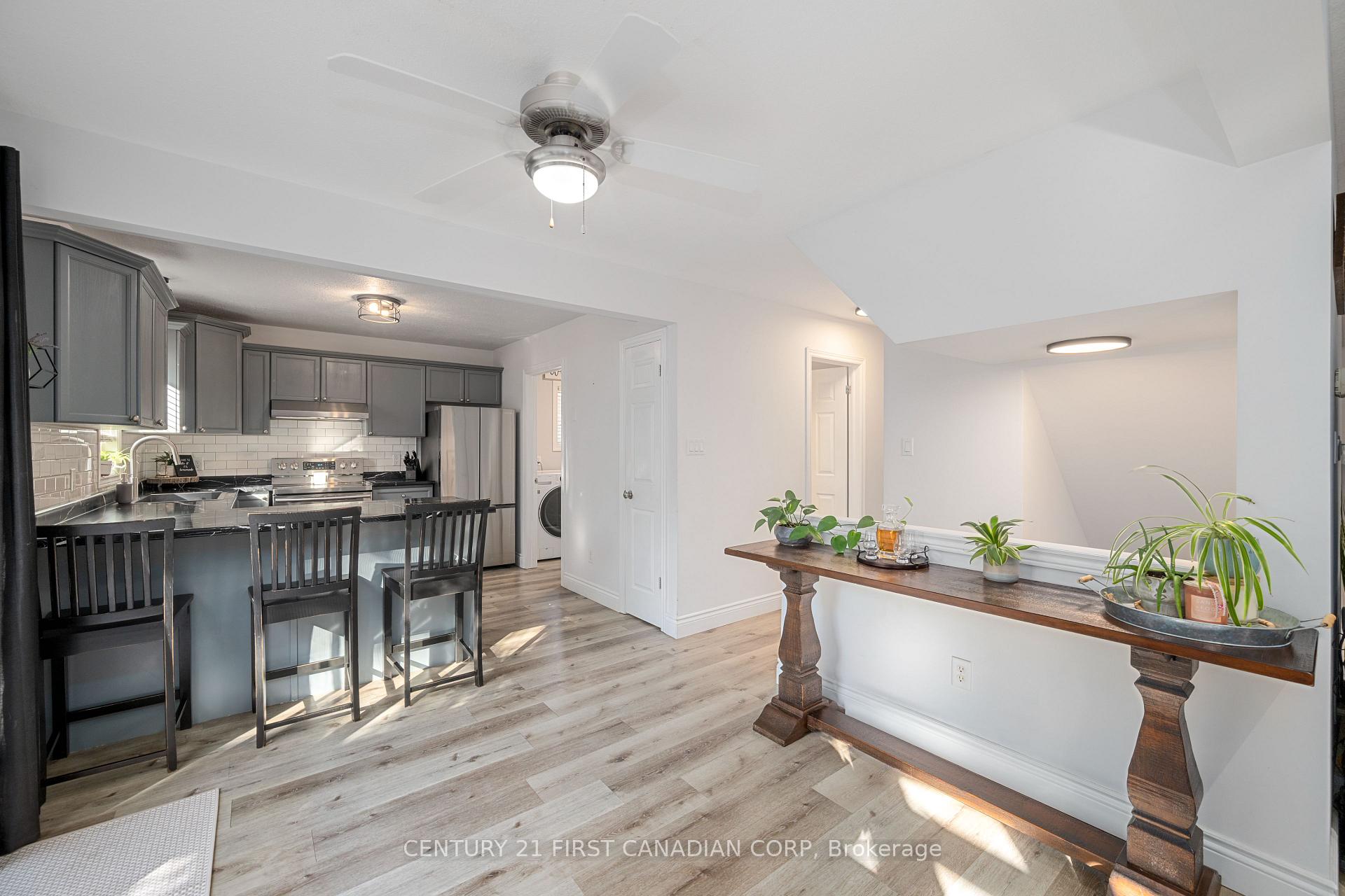 Photo 10 of 101 Duchess Avenue, Lucan Biddulph, Lucan — HOMEH