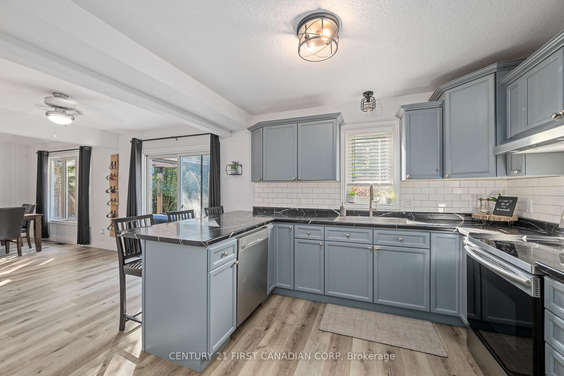 Photo 12 of 101 Duchess Avenue, Lucan Biddulph, Lucan — HOMEH