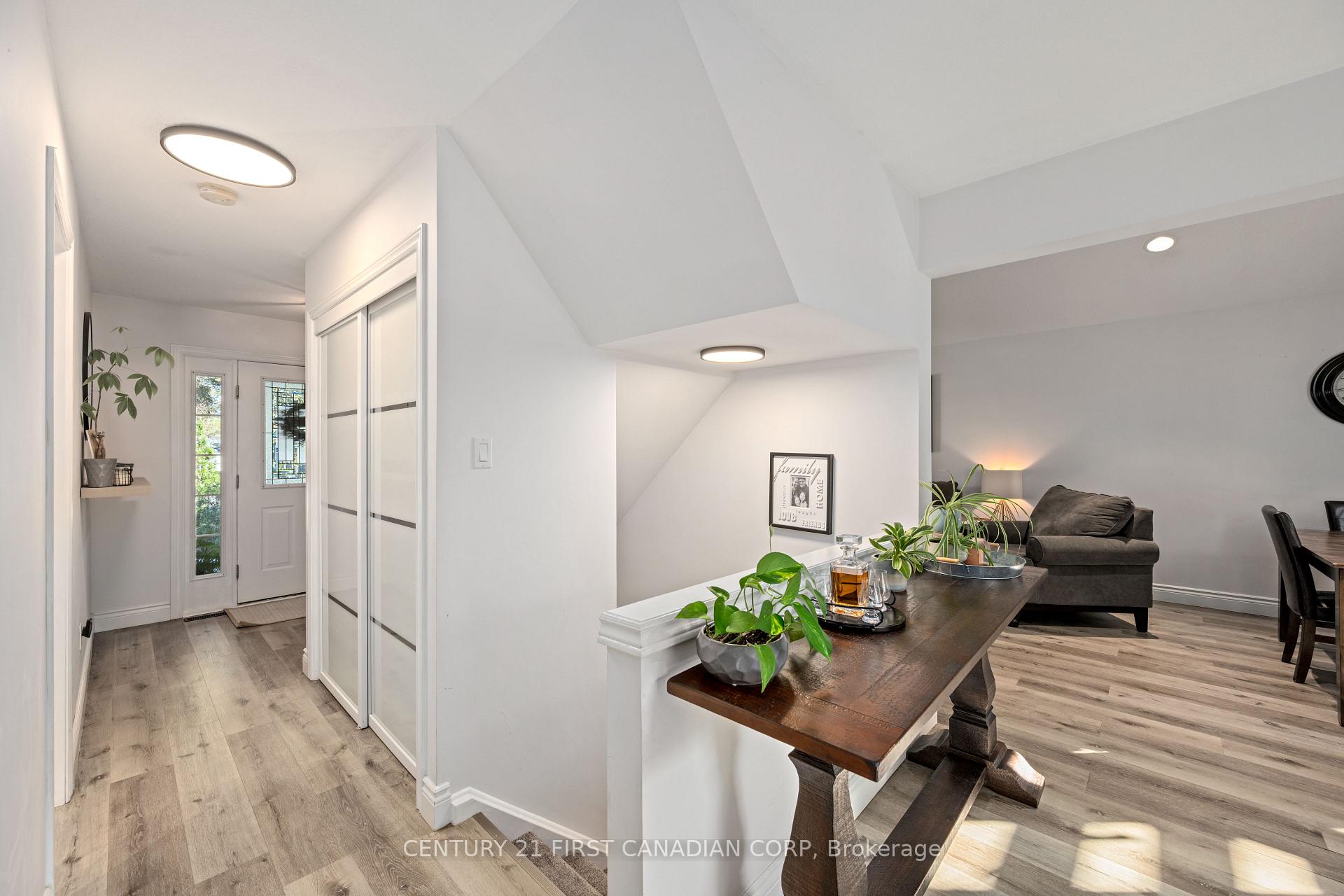 Photo 19 of 101 Duchess Avenue, Lucan Biddulph, Lucan — HOMEH