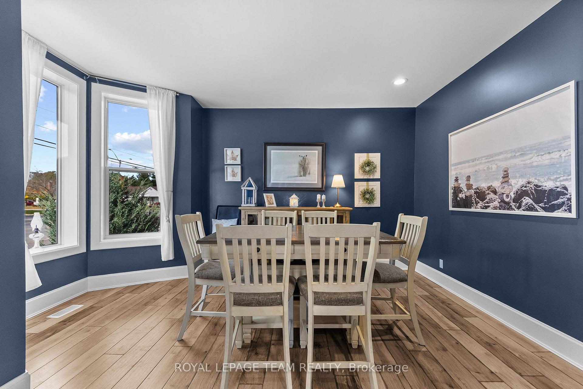 Photo 8 of 729 Raglan Street S, Renfrew, Renfrew — HOMEH