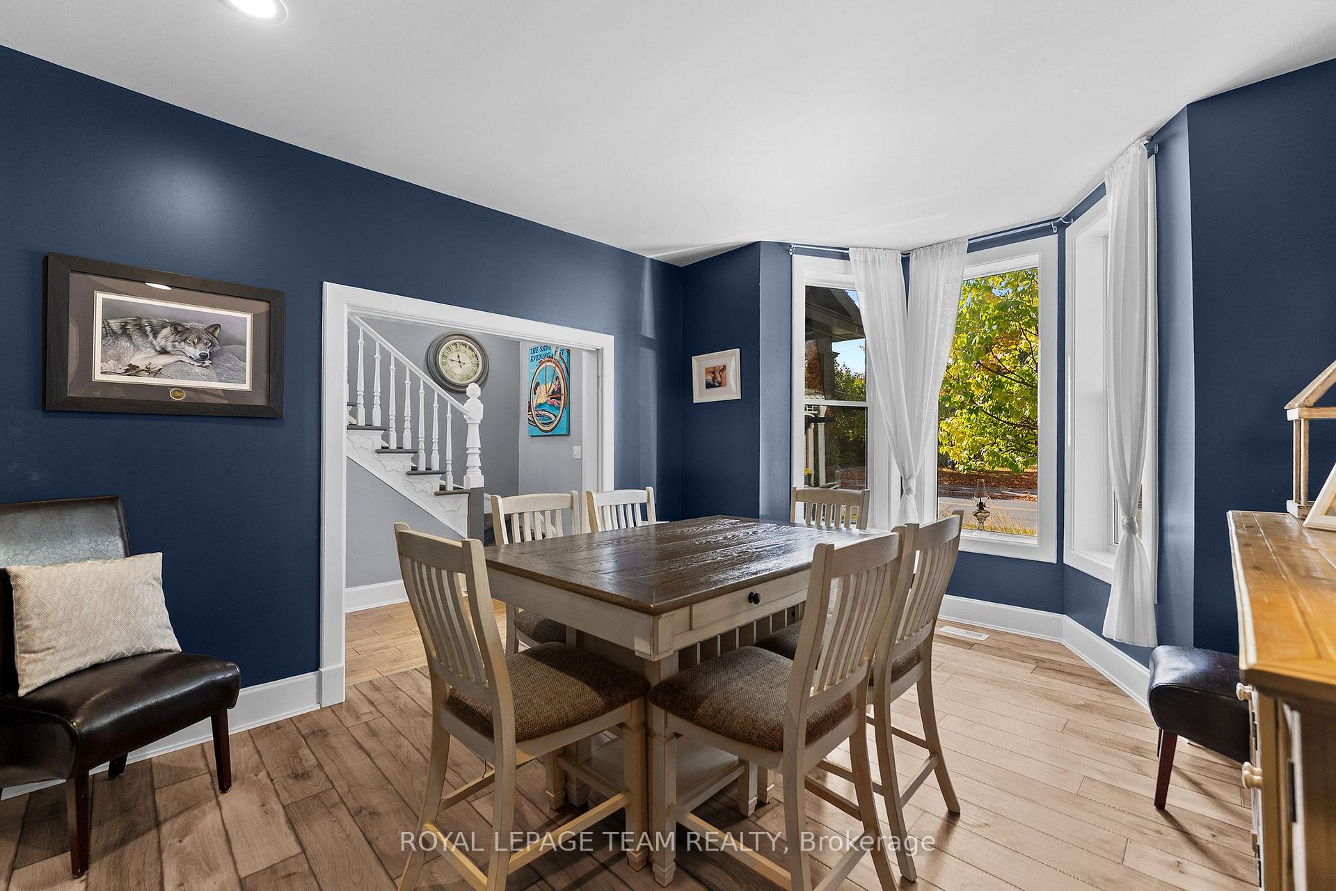 Photo 9 of 729 Raglan Street S, Renfrew, Renfrew — HOMEH