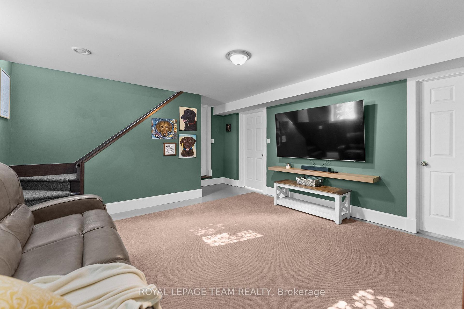 Photo 22 of 729 Raglan Street S, Renfrew, Renfrew — HOMEH
