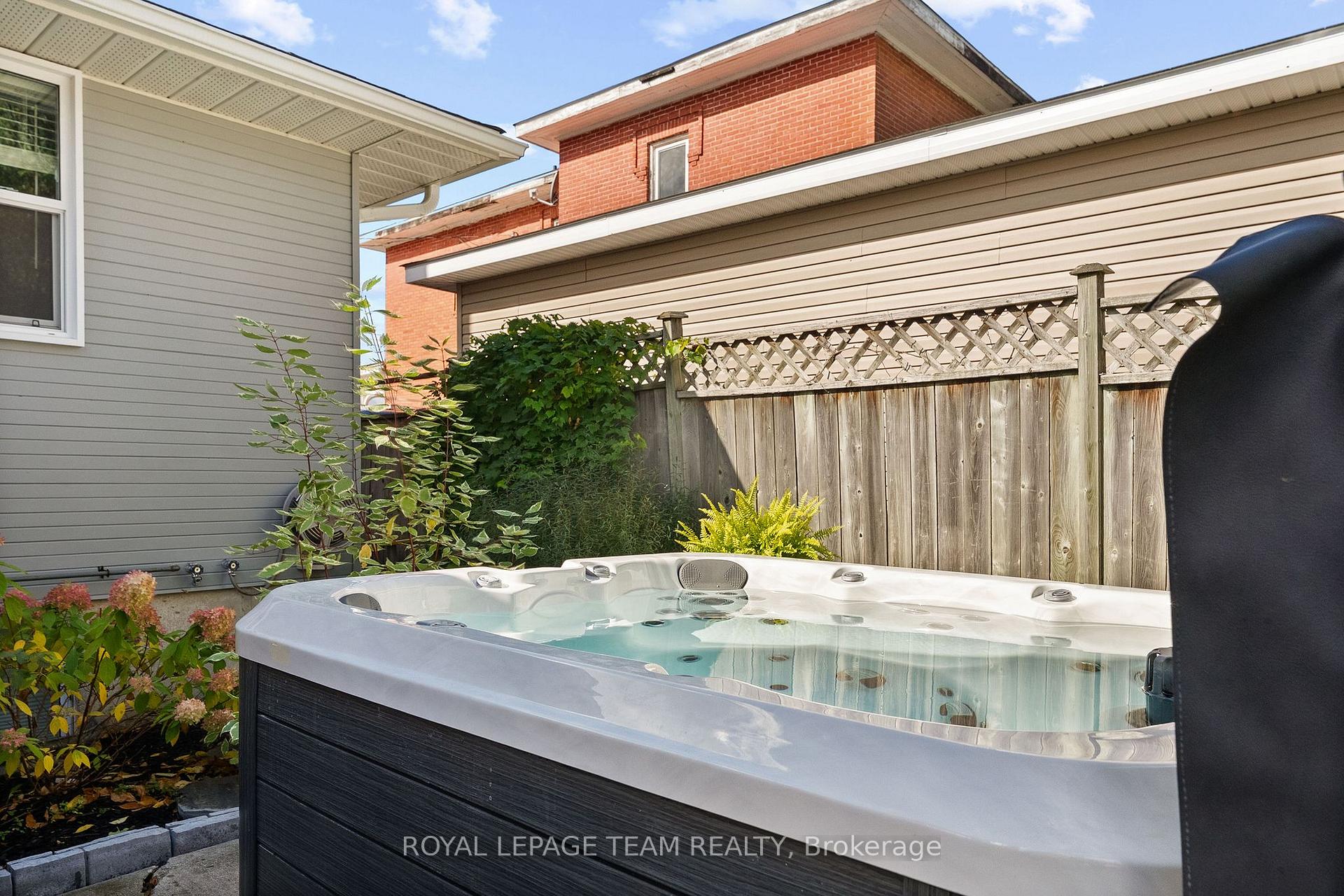 Photo 30 of 729 Raglan Street S, Renfrew, Renfrew — HOMEH