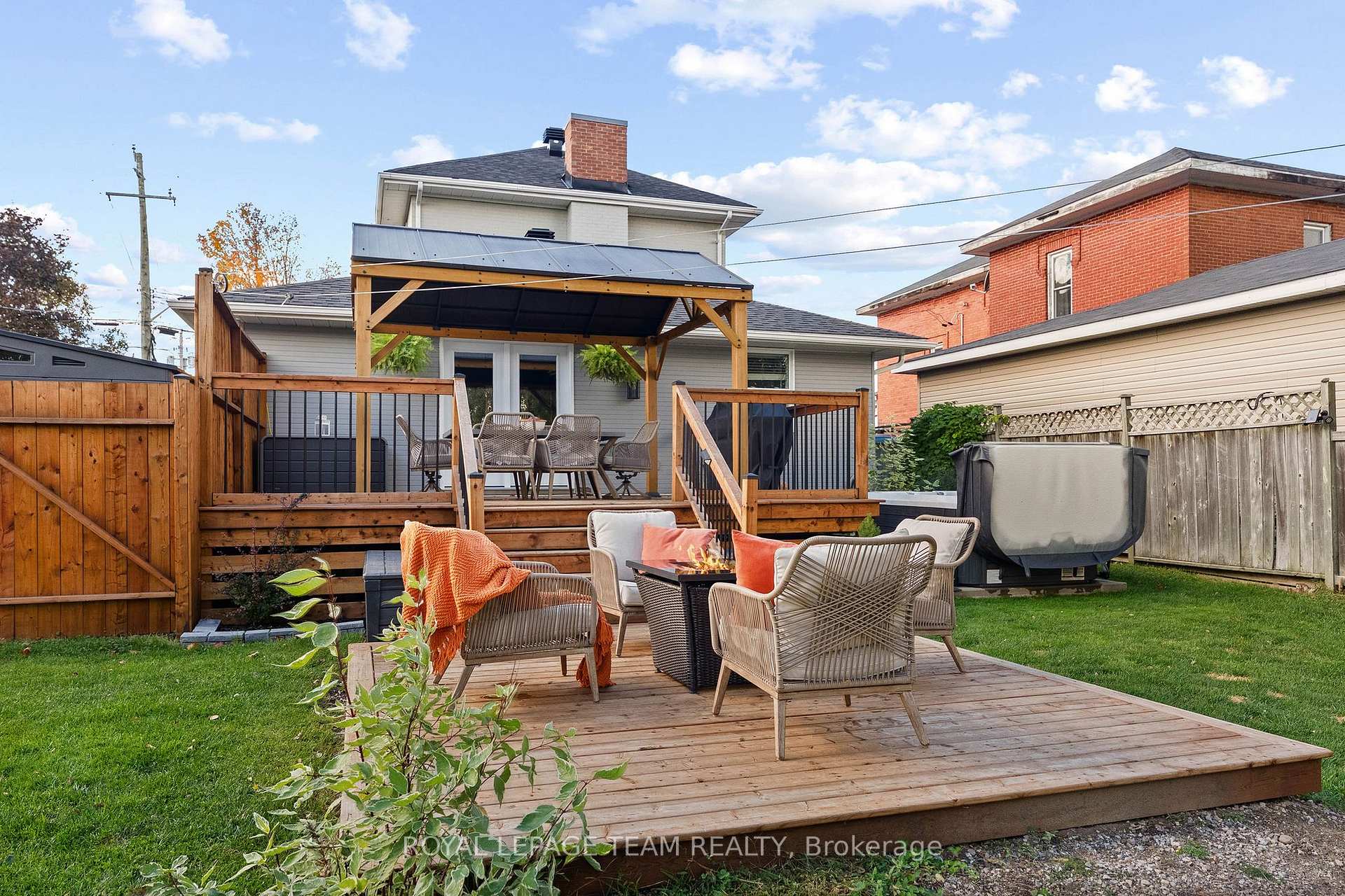 Photo 31 of 729 Raglan Street S, Renfrew, Renfrew — HOMEH