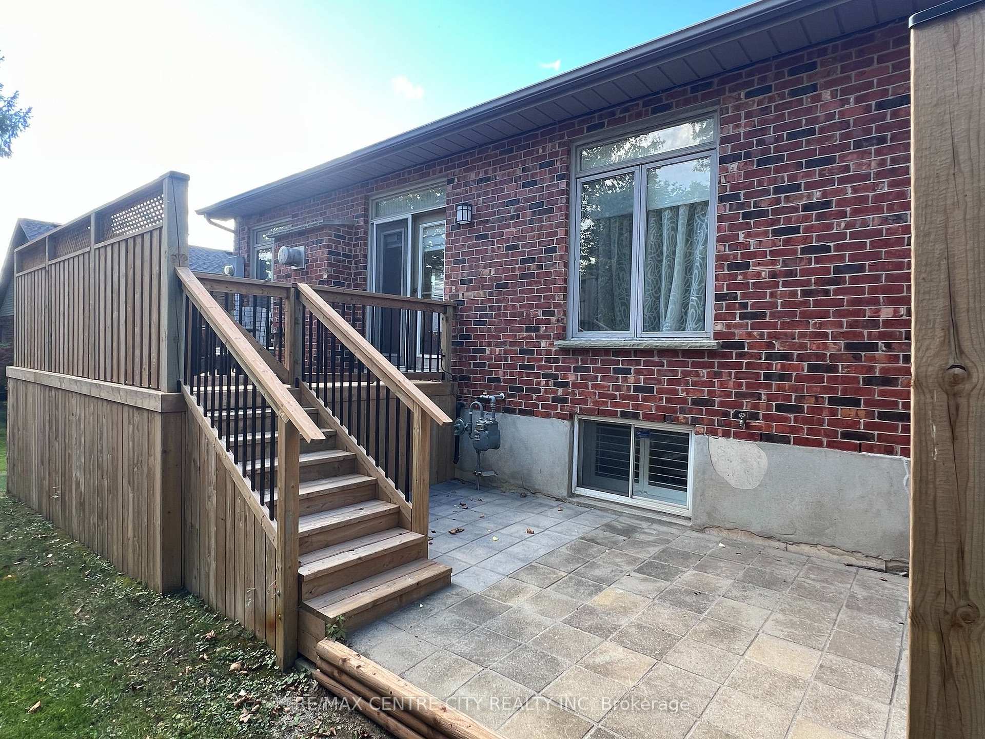 Photo 5 of Unit 7, 400 Ambleside Drive, London, North A — HOMEH