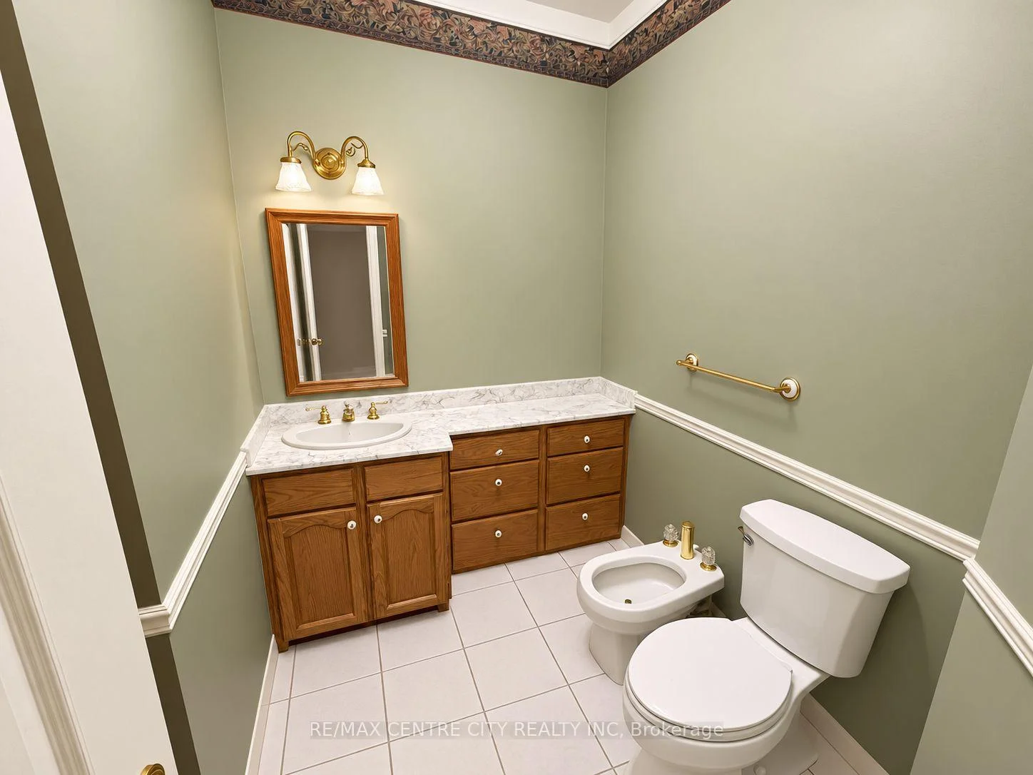 Photo 16 of Unit 7, 400 Ambleside Drive, London, North A — HOMEH