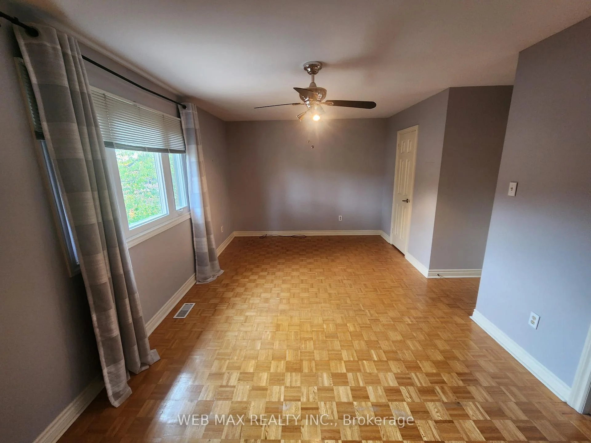 Photo 8 of 103 Misty Meadow Drive, Vaughan, East Woodbridge — HOMEH