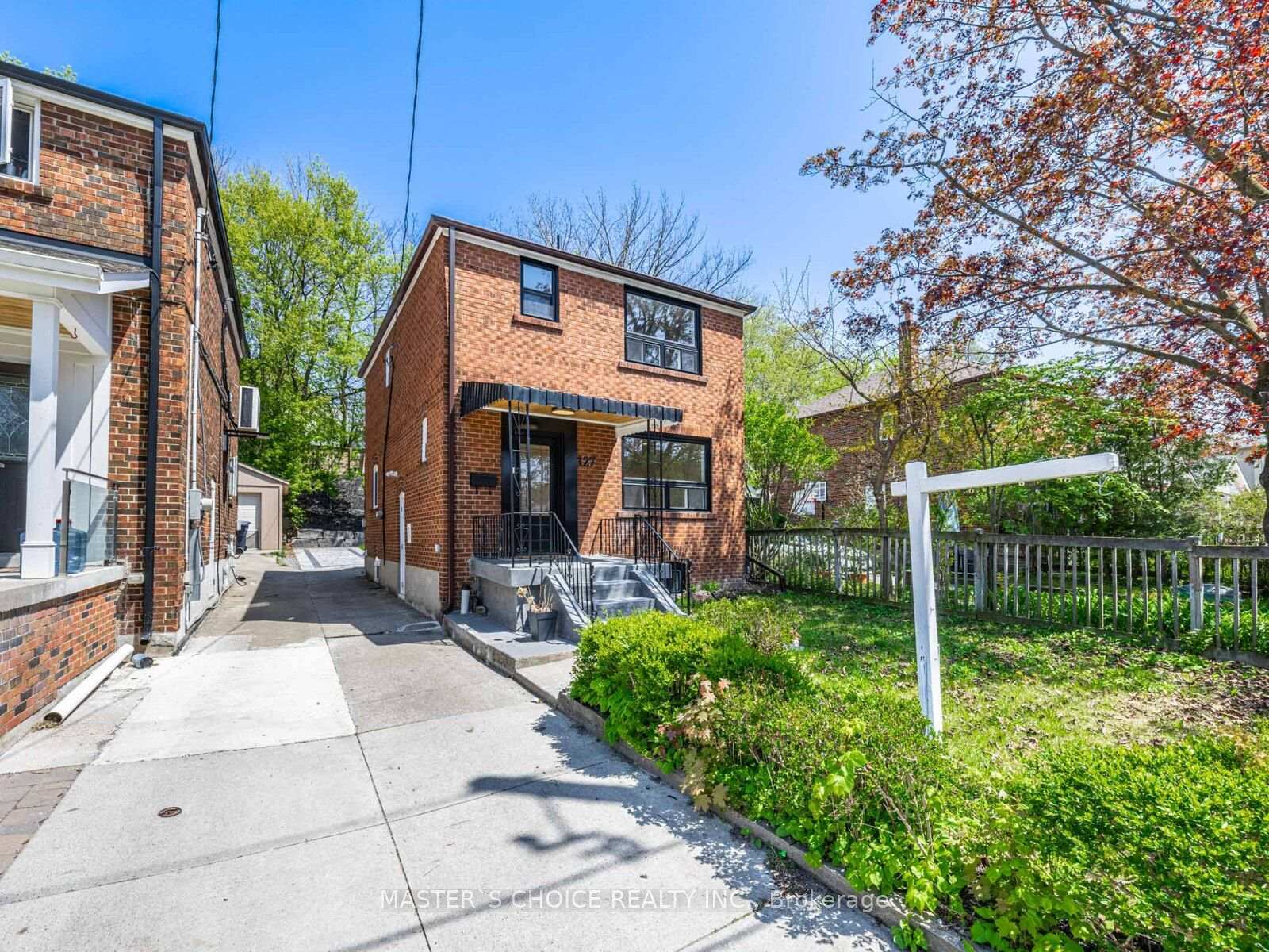 Photo 2 of 127 Highfield Road, Toronto, Greenwood-Coxwell — HOMEH